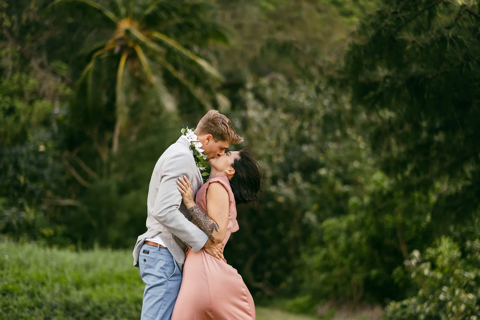 Reagan+Michael-Oahu-Hawaii-Elopement-68.jpg
