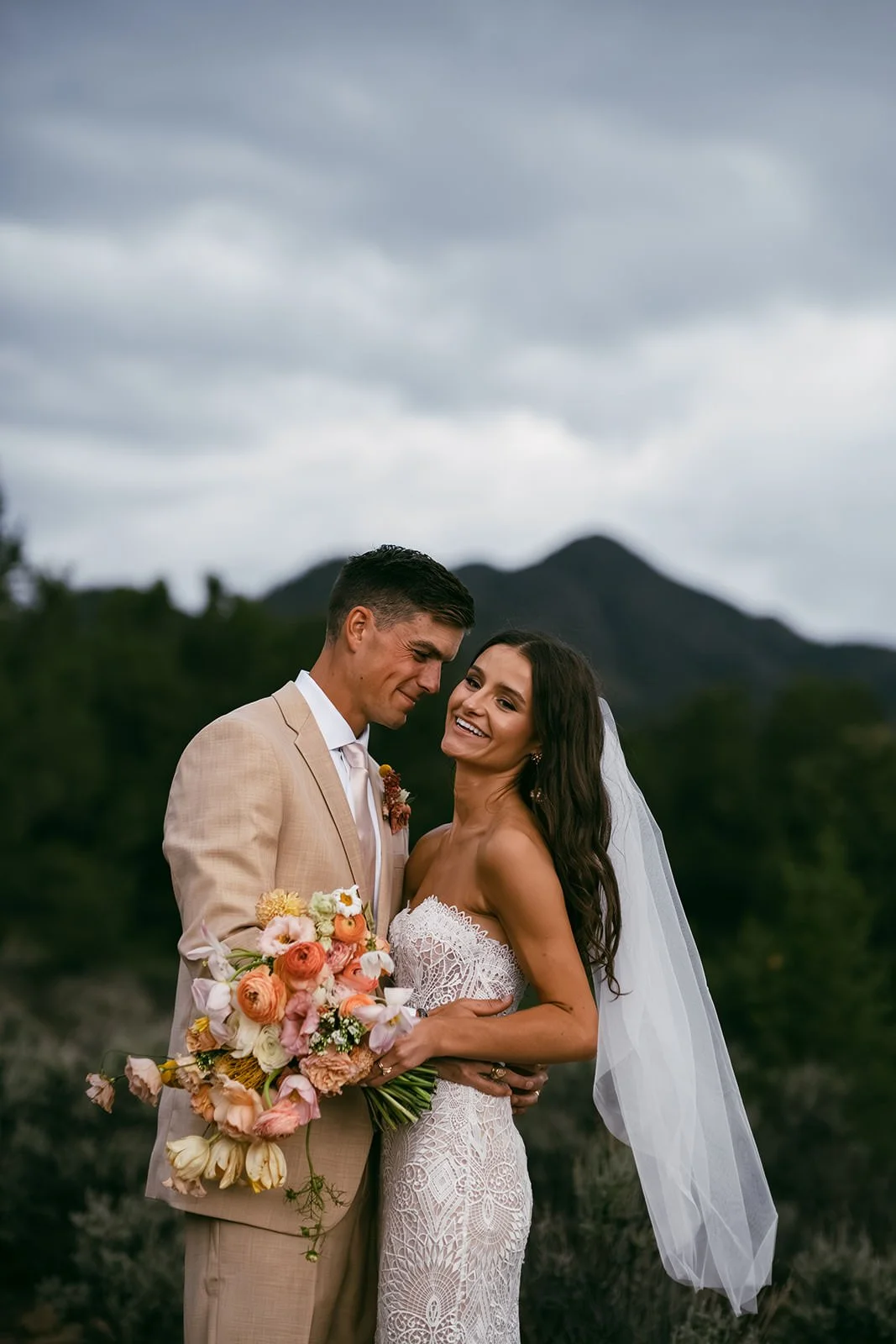 C&J-TheStakeout-Taos-342.jpg
