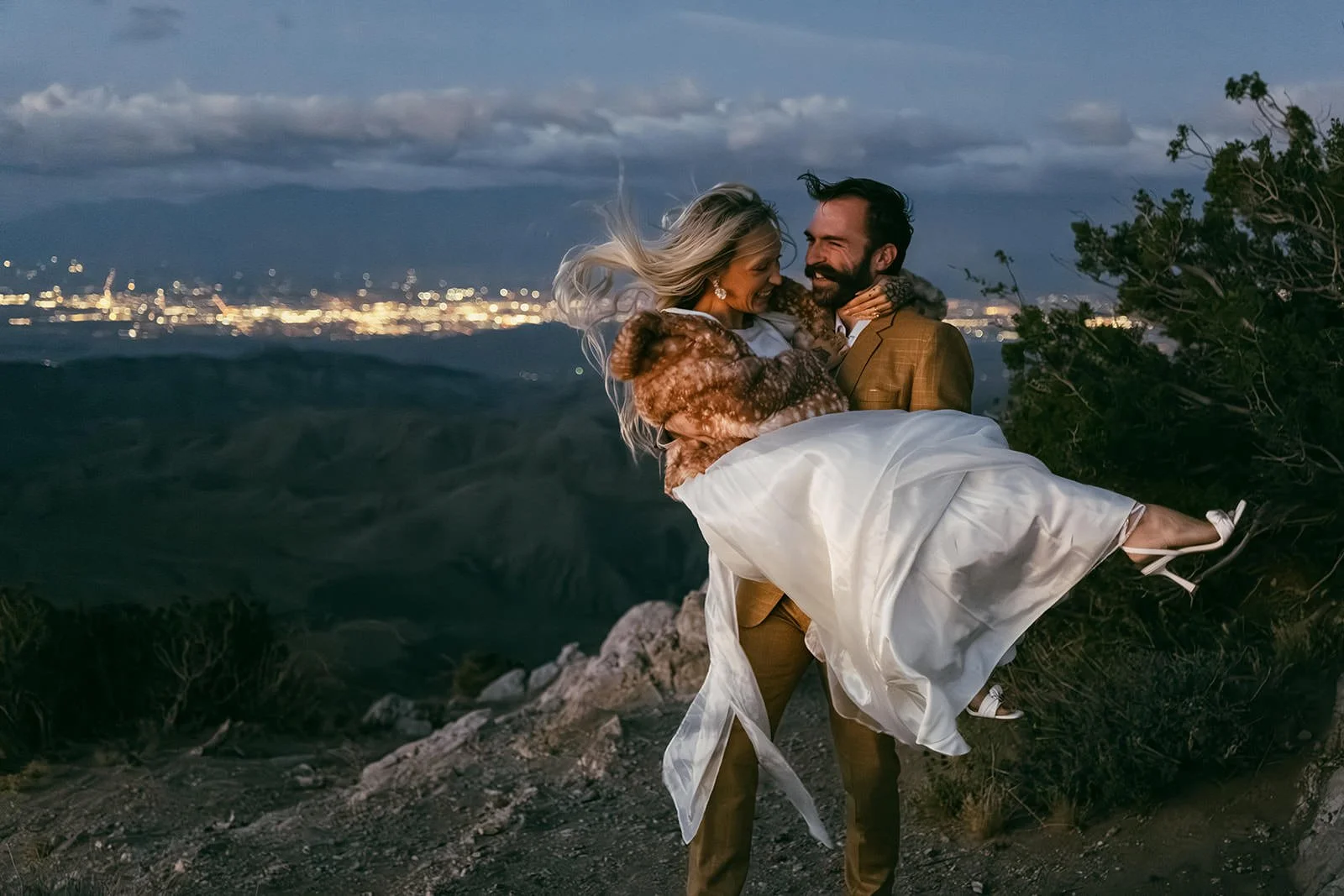 Joshua-Tree-Elopement-Photography-56.jpg