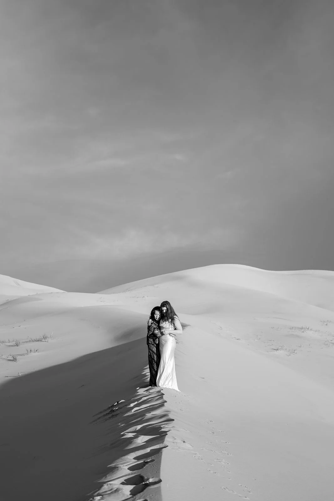 Faith&Alda-Mojave-Desert-Dunes-94_websize.jpg