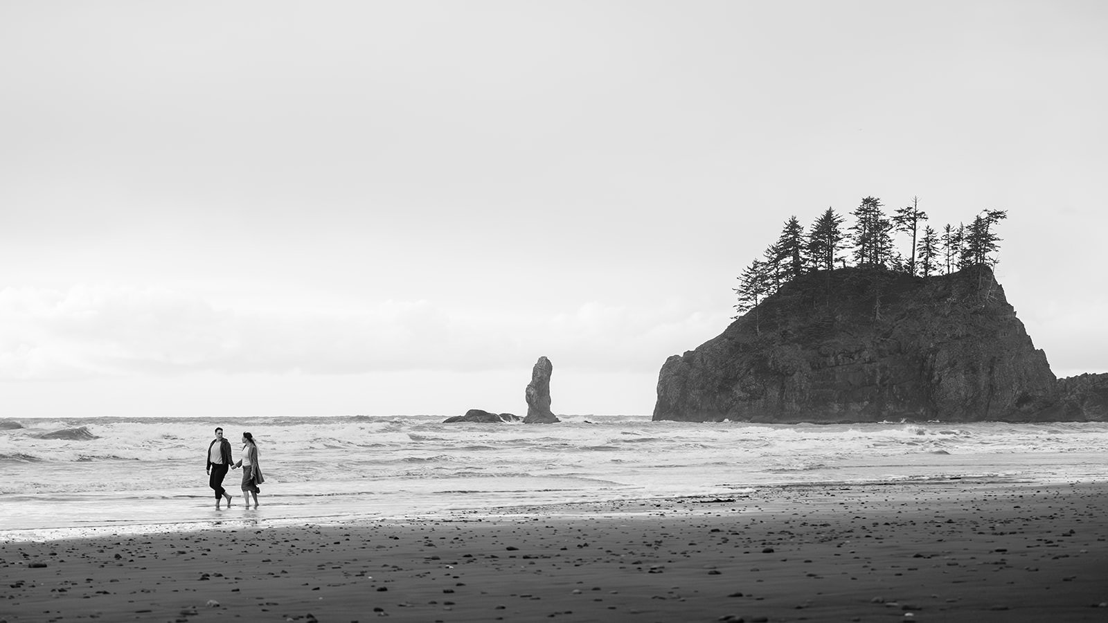 Liz&Emily_SecondBeach-143.jpg