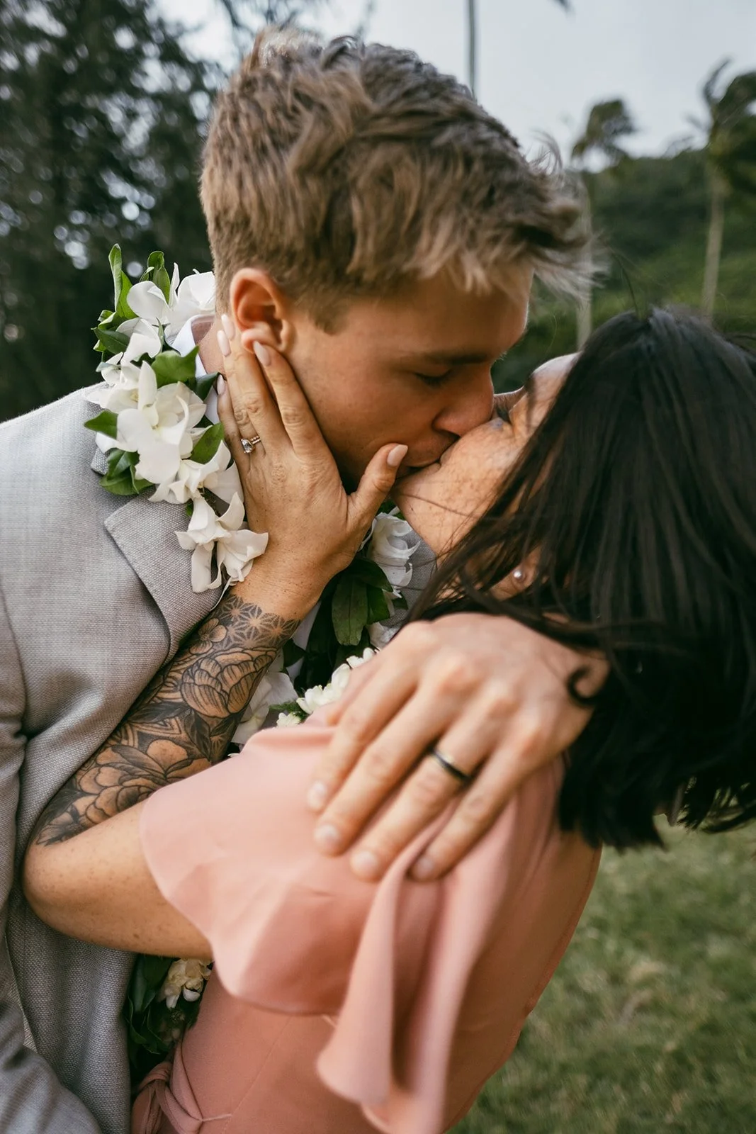 Reagan+Michael-Oahu-Hawaii-Elopement-97.jpg