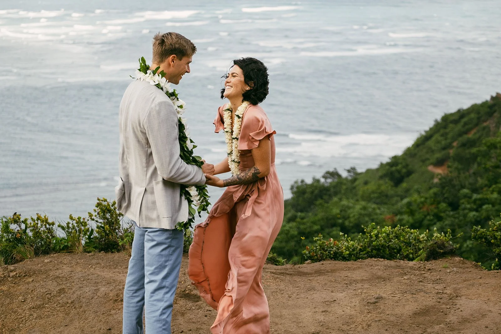 Reagan+Michael-Oahu-Hawaii-Elopement-39.jpg