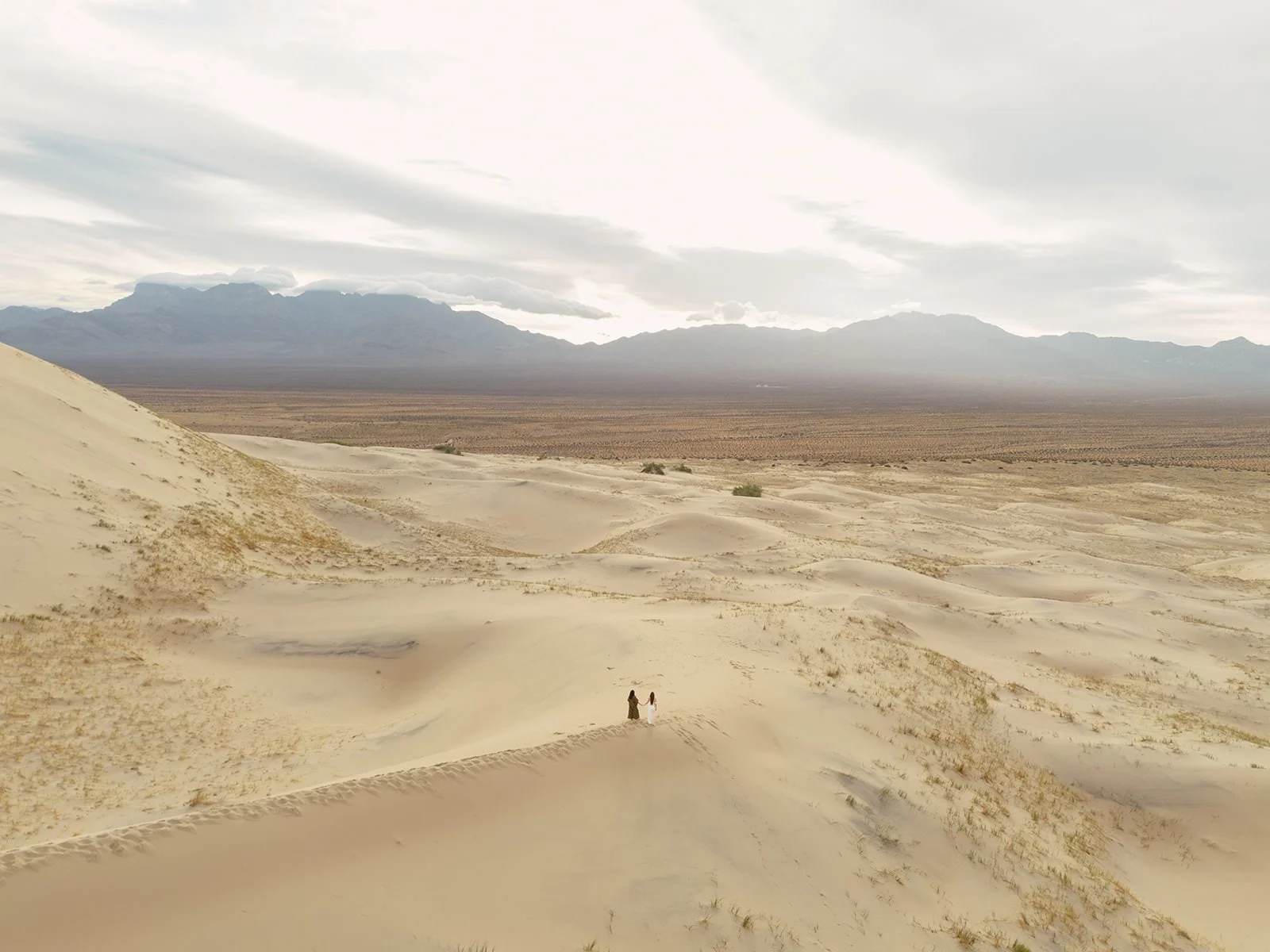 Faith&Alda-Mojave-Desert-Dunes-256_websize.jpg