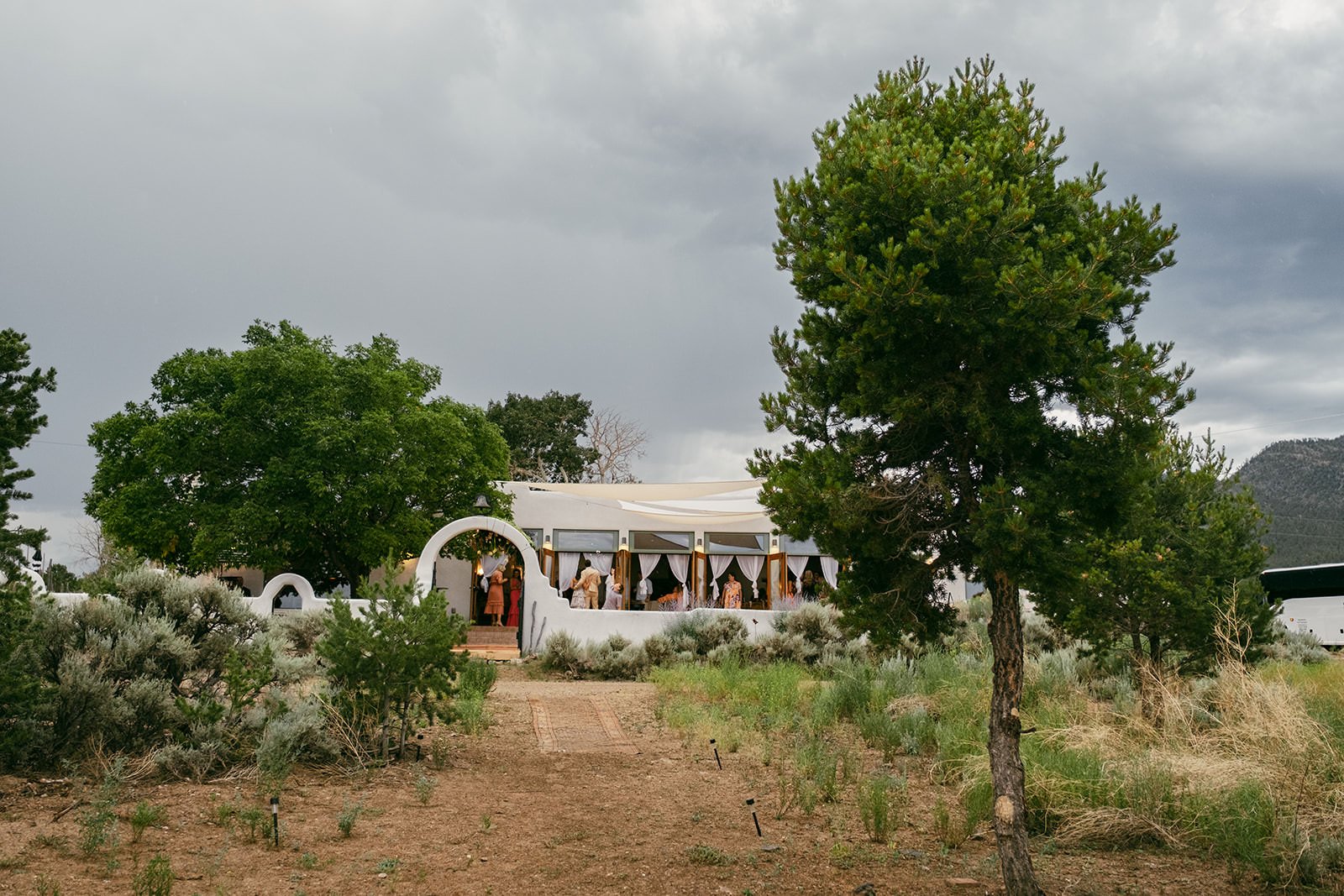 C&J-TheStakeout-Taos-299.jpg