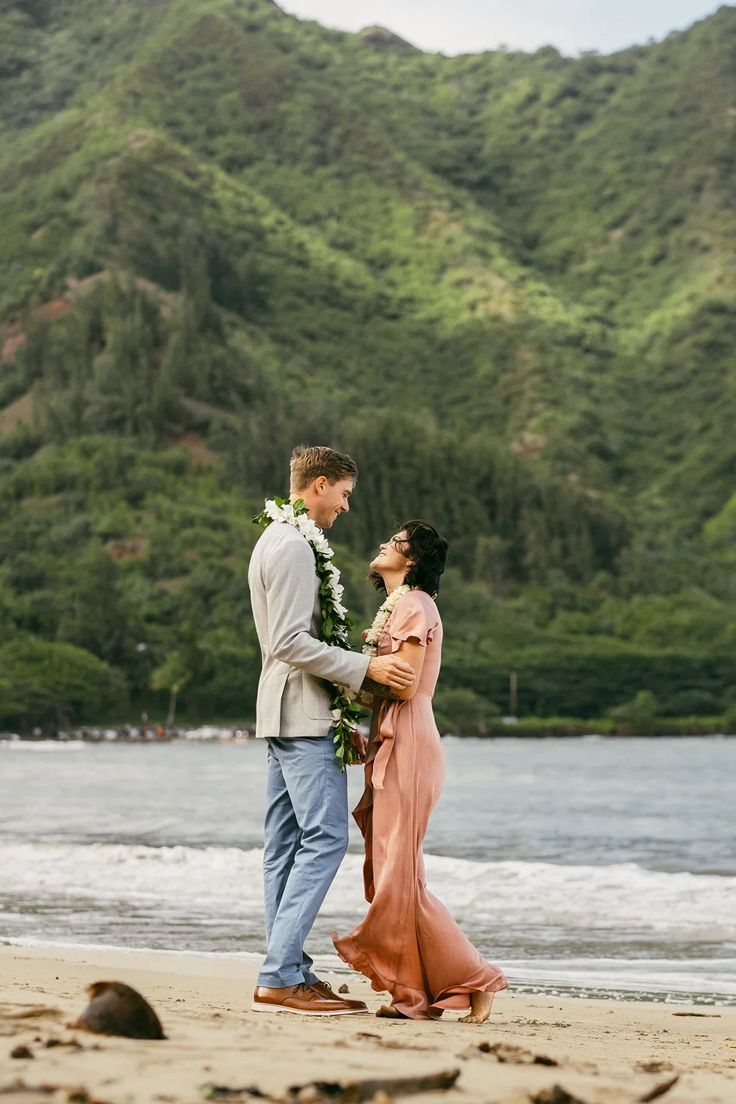 Reagan+Michael-Oahu-Hawaii-Elopement-25.jpg