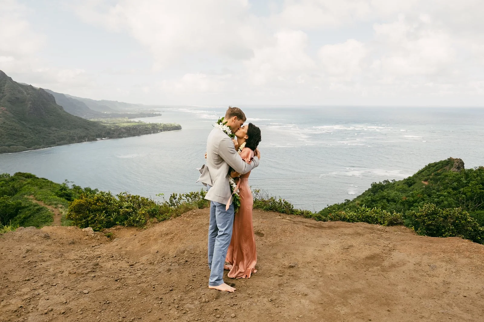 Reagan+Michael-Oahu-Hawaii-Elopement-49.jpg