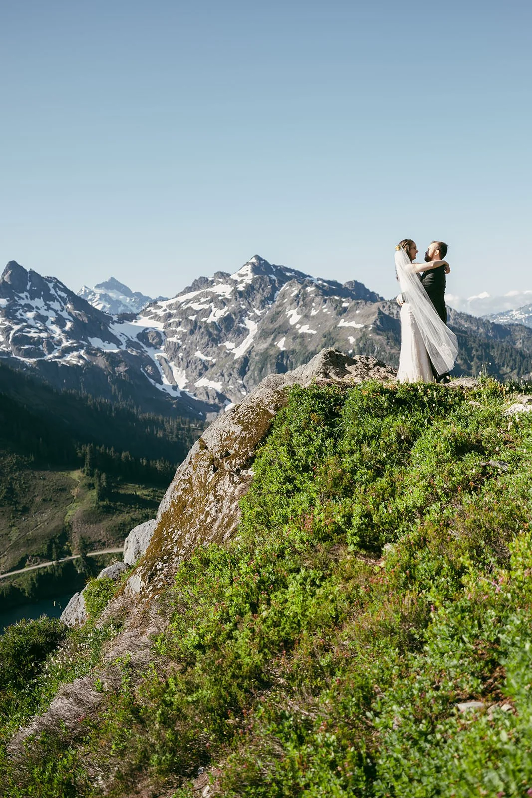 J&S_WinchesterLookout-Wedding-500.jpg