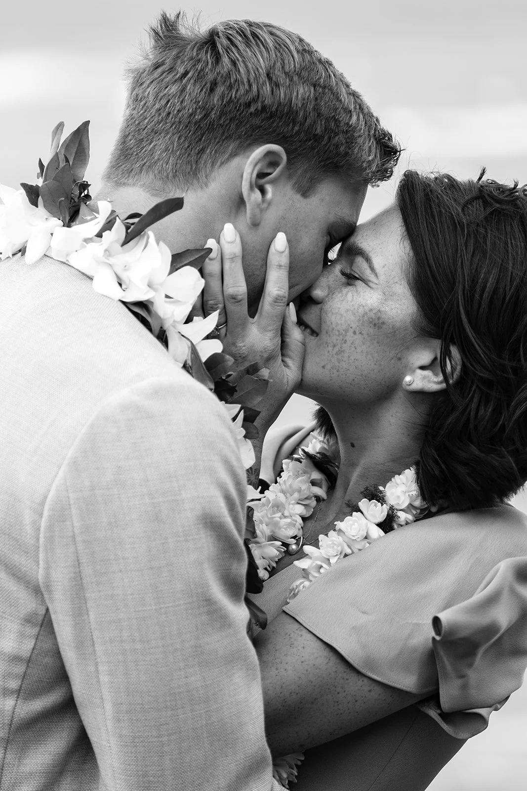 Reagan+Michael-Oahu-Hawaii-Elopement-43.jpg