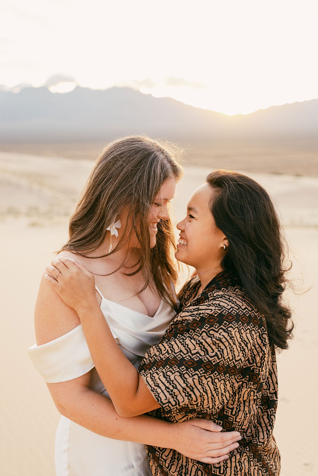 Faith&Alda-Mojave-Desert-Dunes-25_websize.jpg
