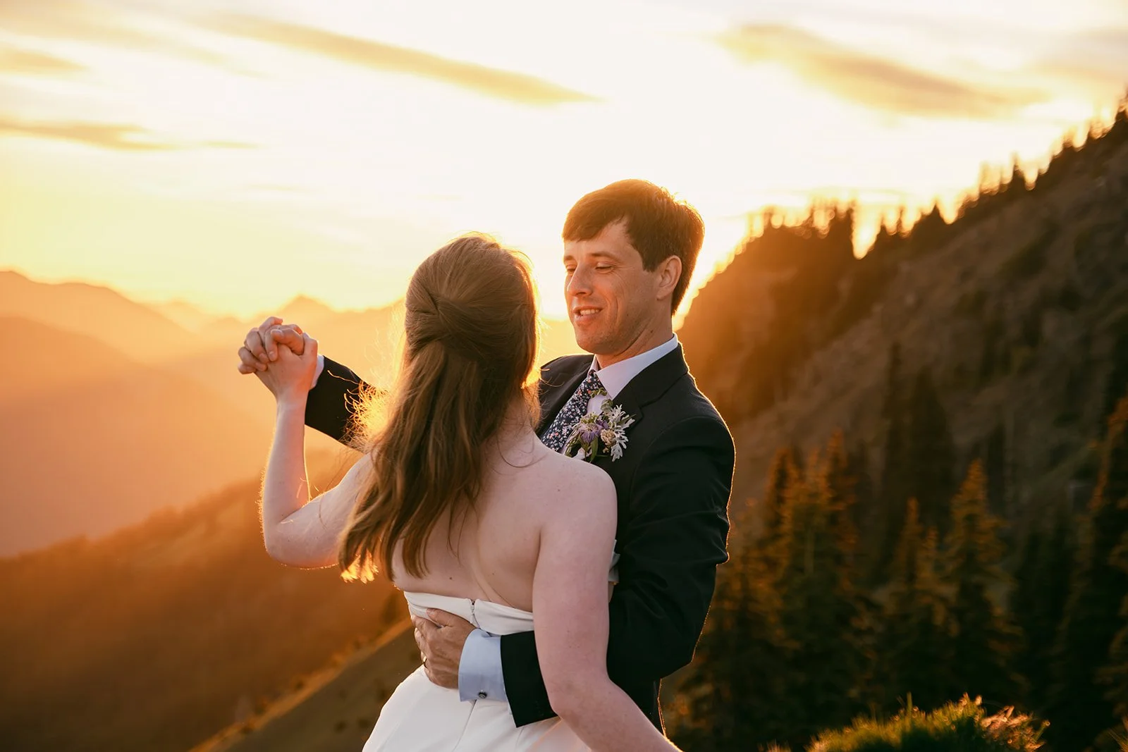 Emma&Riley_HuricaneRidge_Wedding-400.jpg
