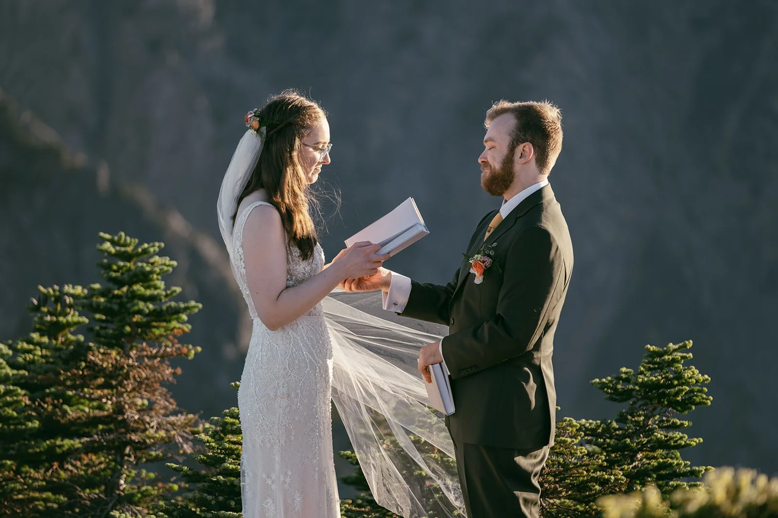 J&S_WinchesterLookout-Wedding-198.jpg