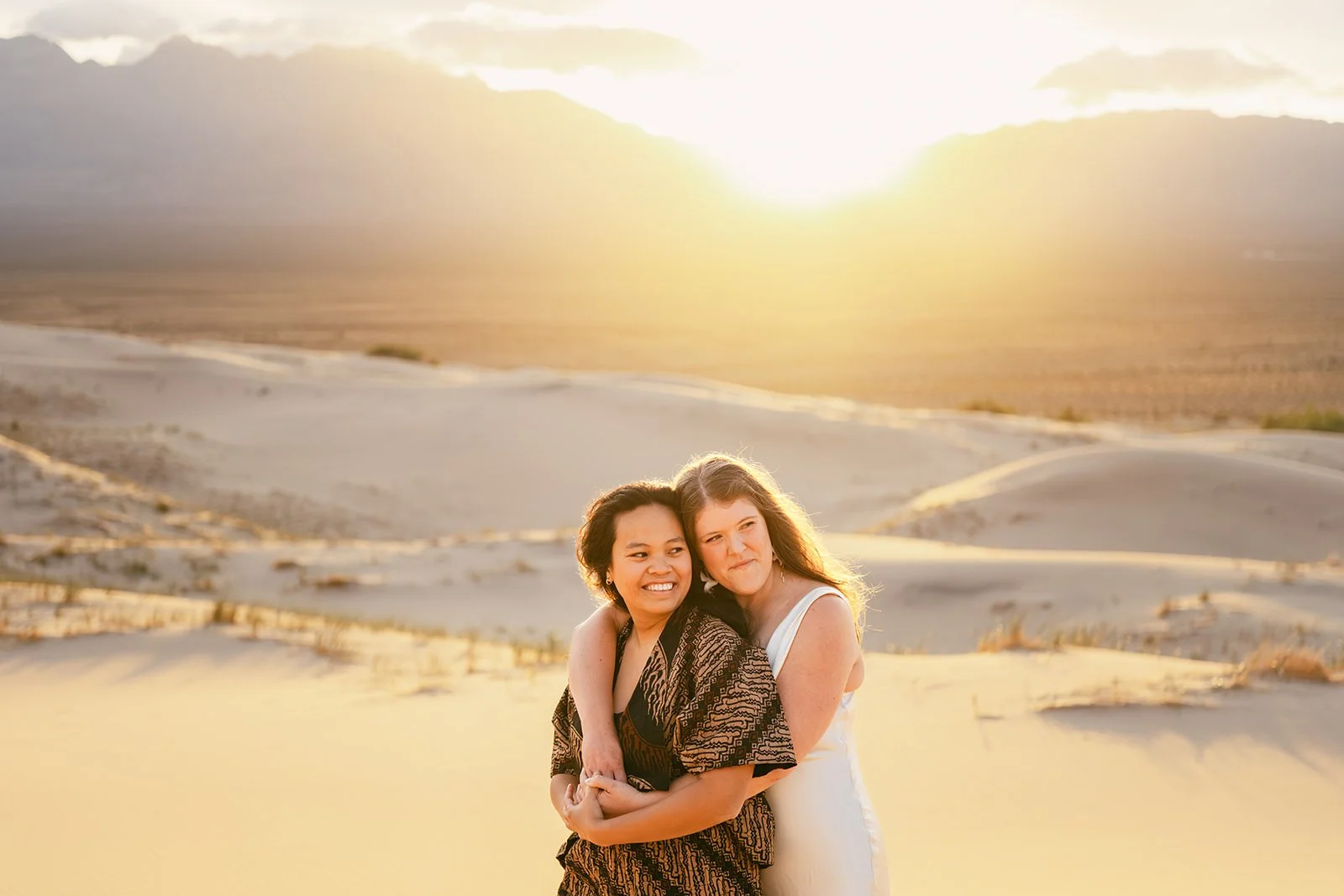 Faith&Alda-Mojave-Desert-Dunes-78_websize.jpg