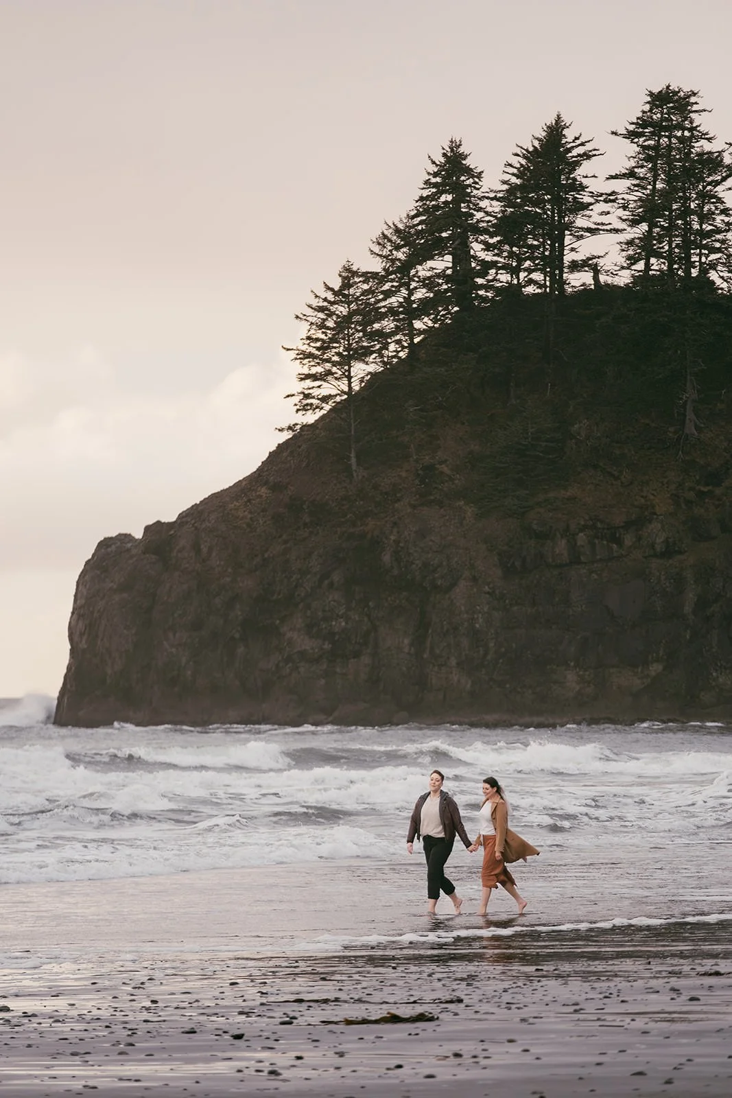 Liz&Emily_SecondBeach-138.jpg