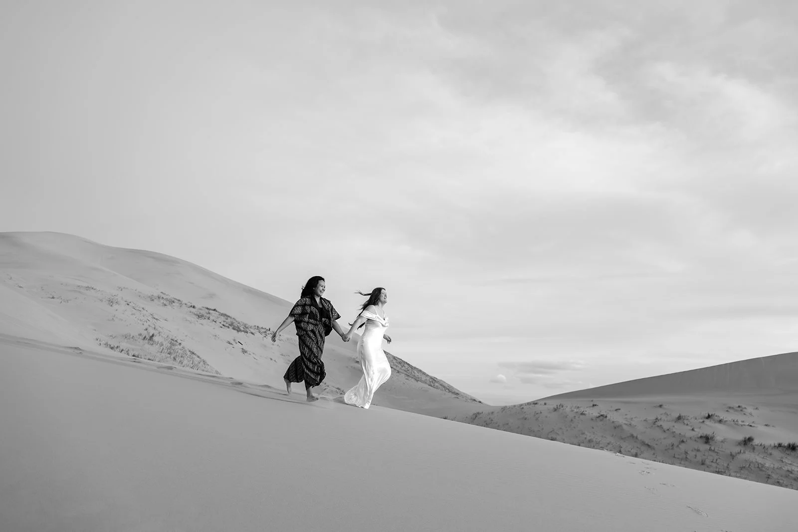 Faith&Alda-Mojave-Desert-Dunes-52_websize.jpg