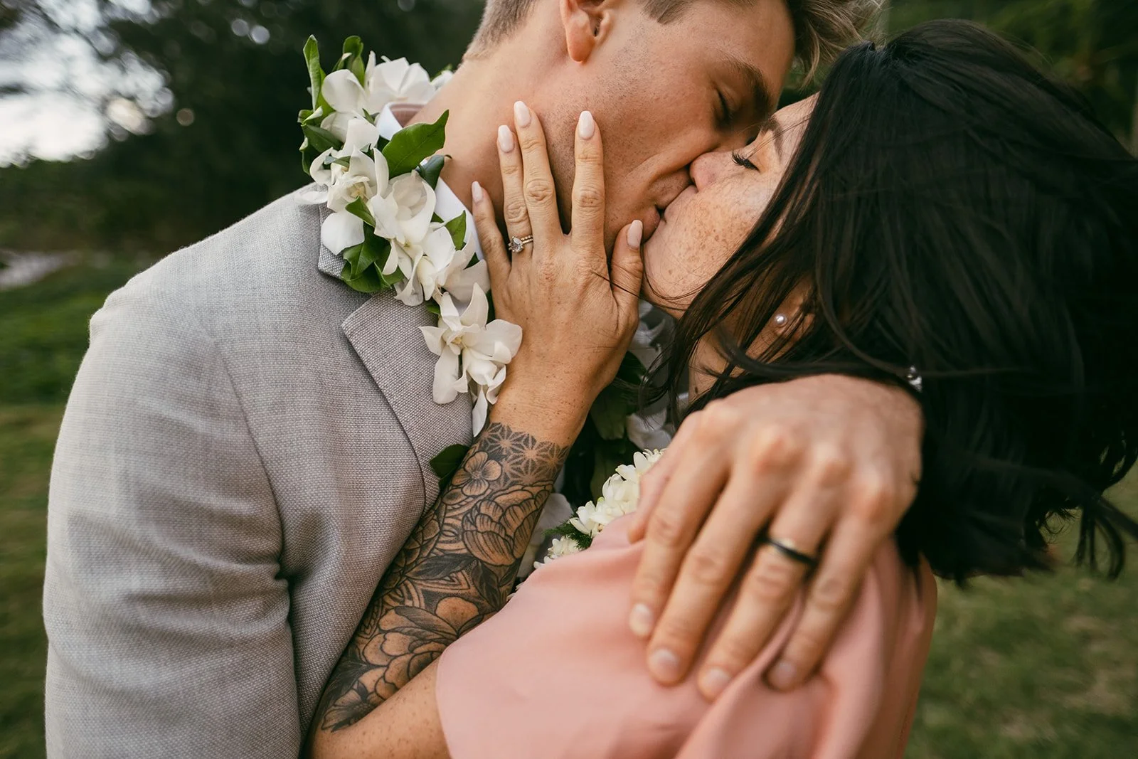 Reagan+Michael-Oahu-Hawaii-Elopement-96.jpg