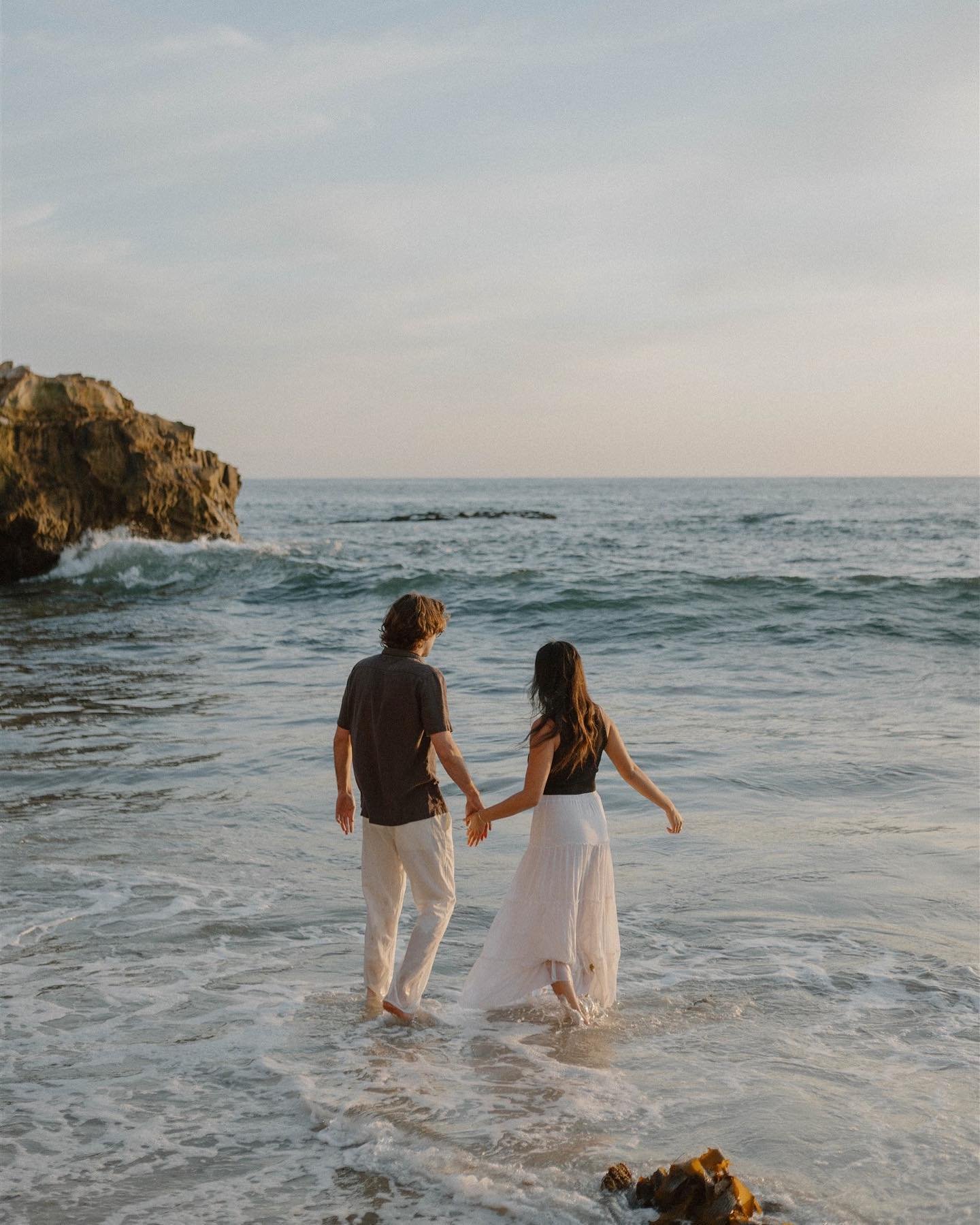 Jess &amp; Matt&rsquo;s memories. 🌊 

#beachday #beachlife #lagunabeach #lagunabeachcouplesphotographer #lagunabeachcouples #memories #couplesphotography #couples