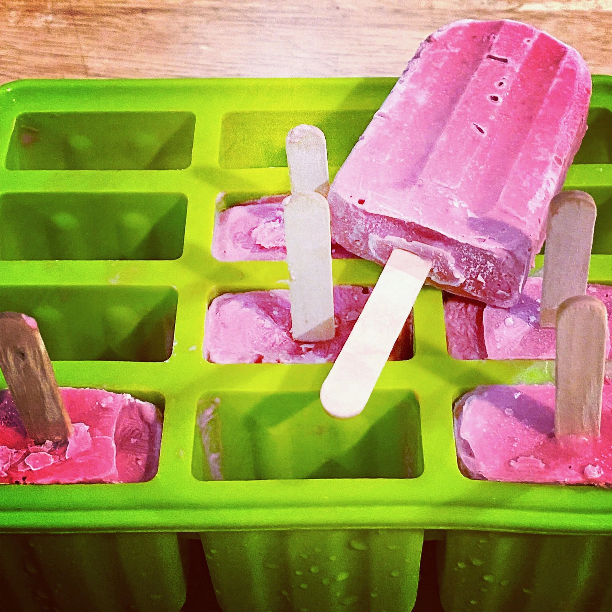 Raspberry Lemon Yogurt Popsicles 