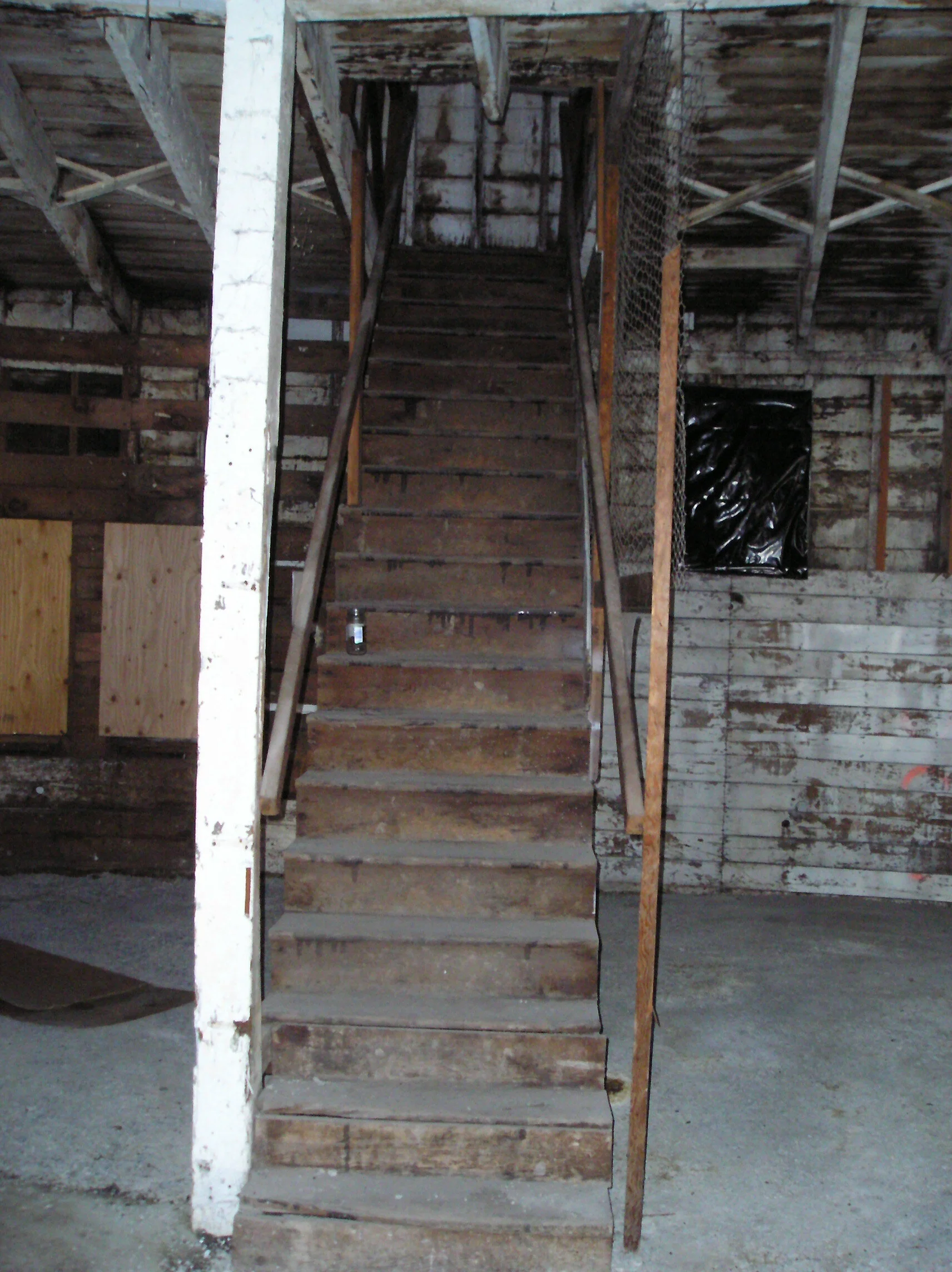 Round Barn 005.jpg