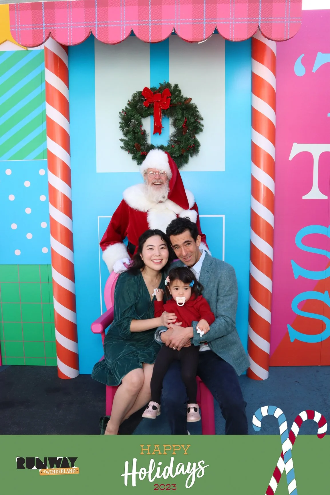 12 10 Santa_Runway-15.jpg