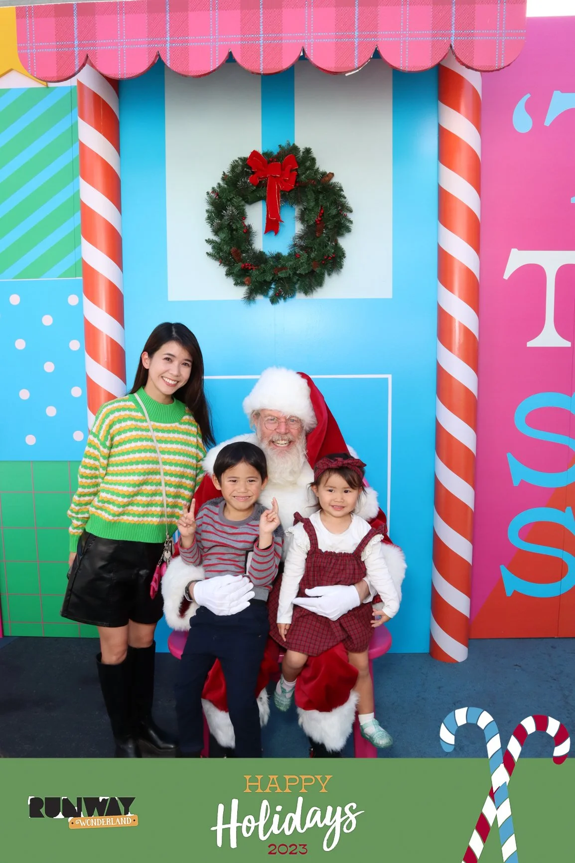 12 10 Santa_Runway-69.jpg