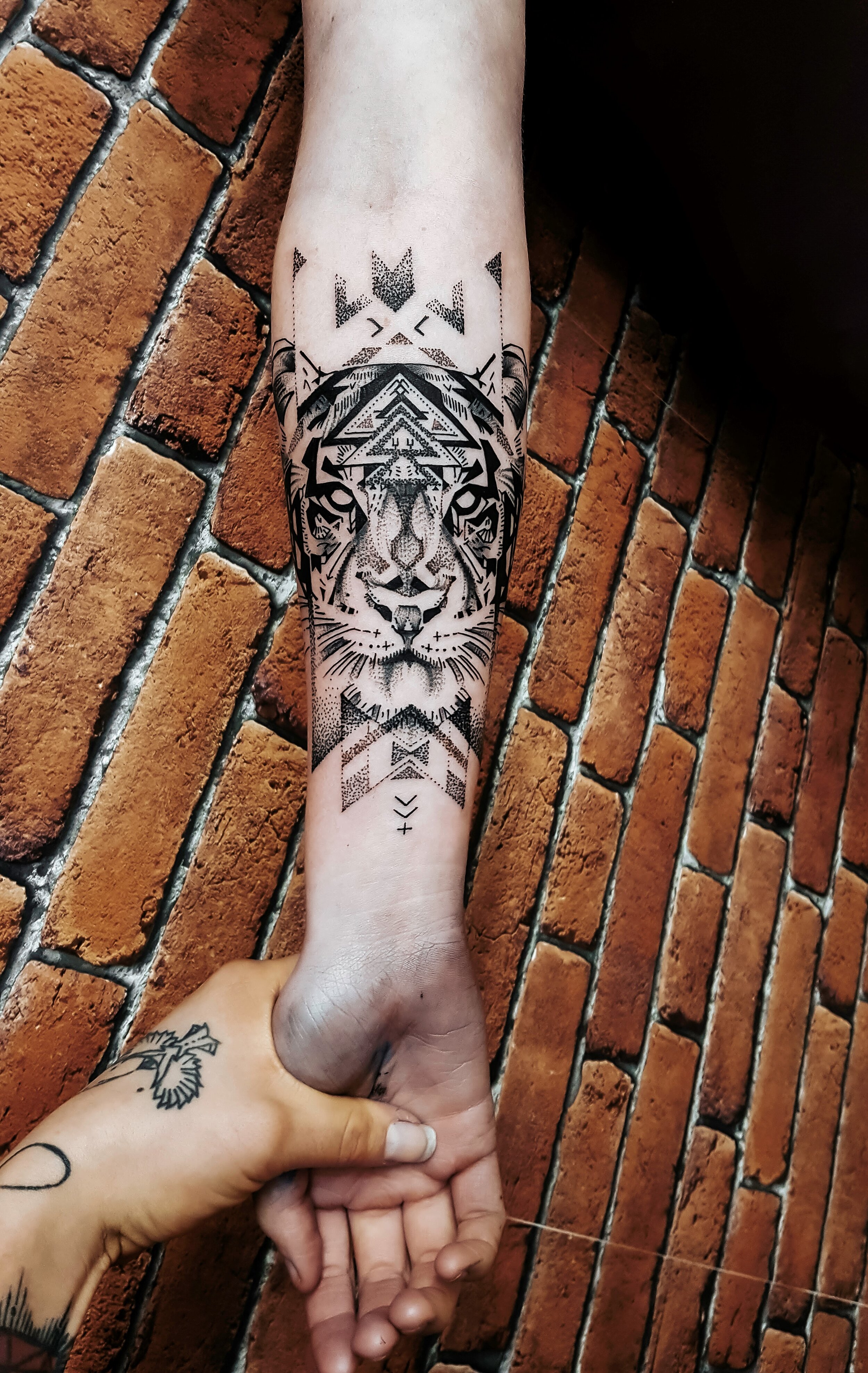 Abstract Blue Ink Angry Tiger Tattoo on Leg