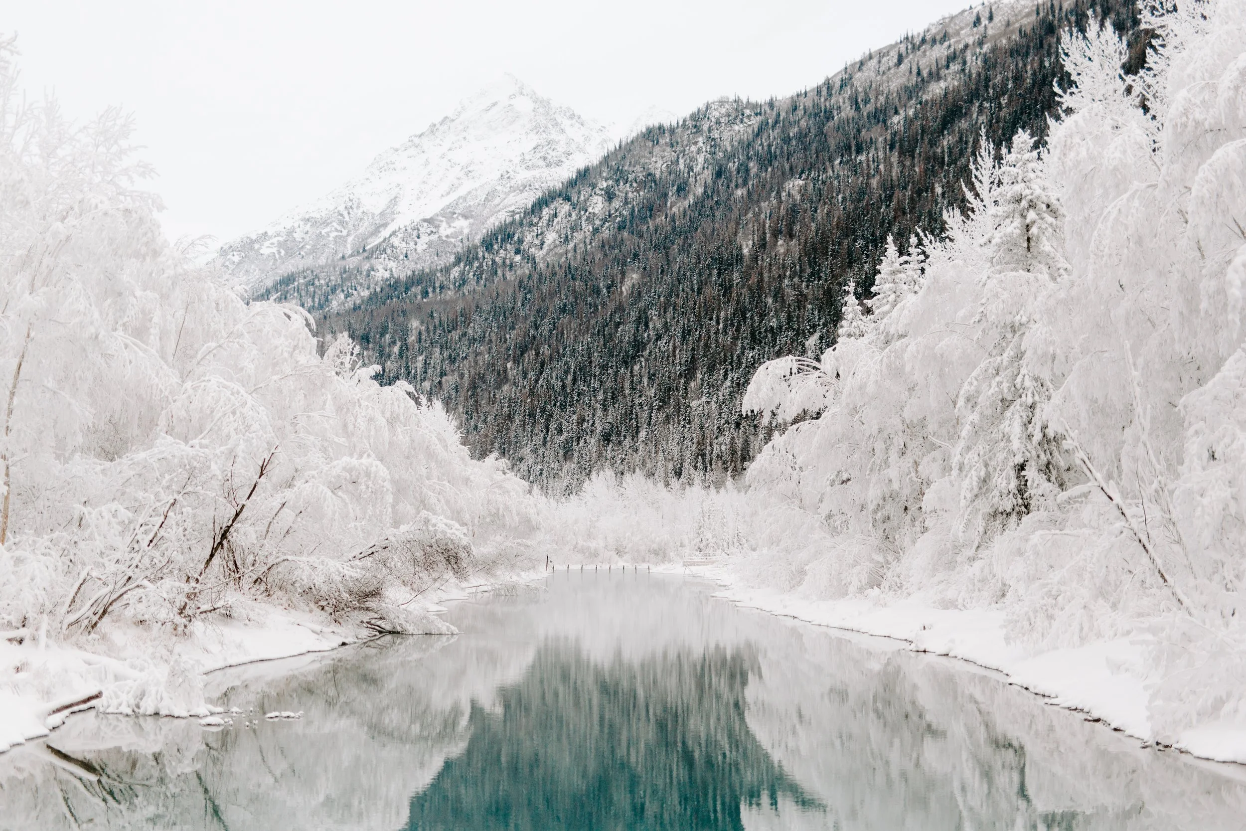What to Wear in Alaska in Winter: Complete Packing List (From Someone Who Lived There!)