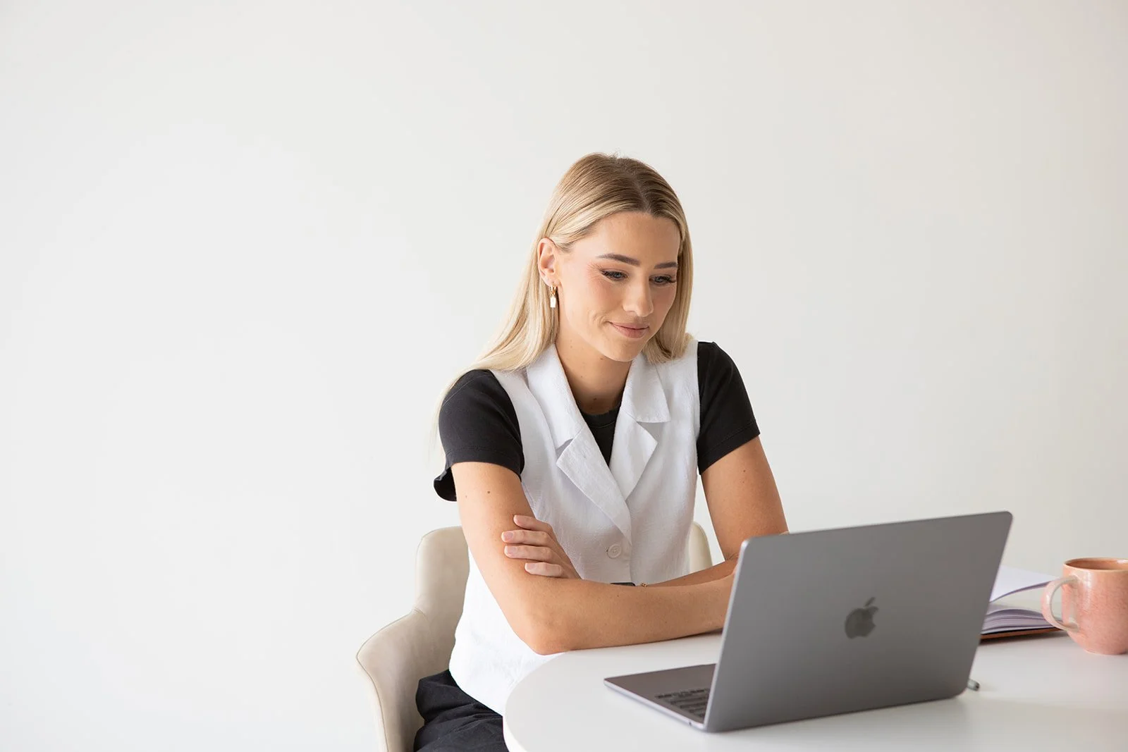 Female Telehealth Online Counsellor Ballarat Melbourne