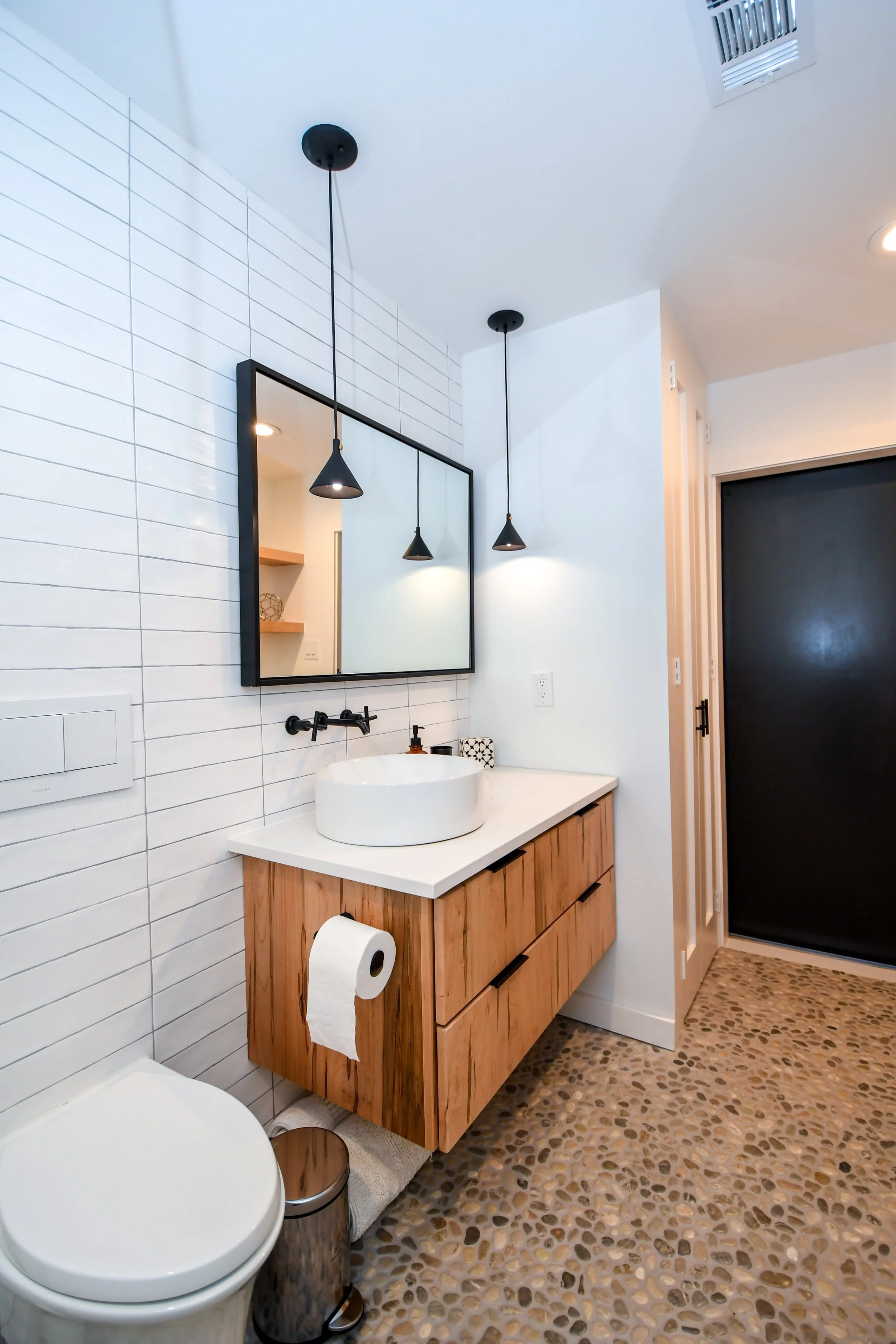 White Bathroom 3.jpg
