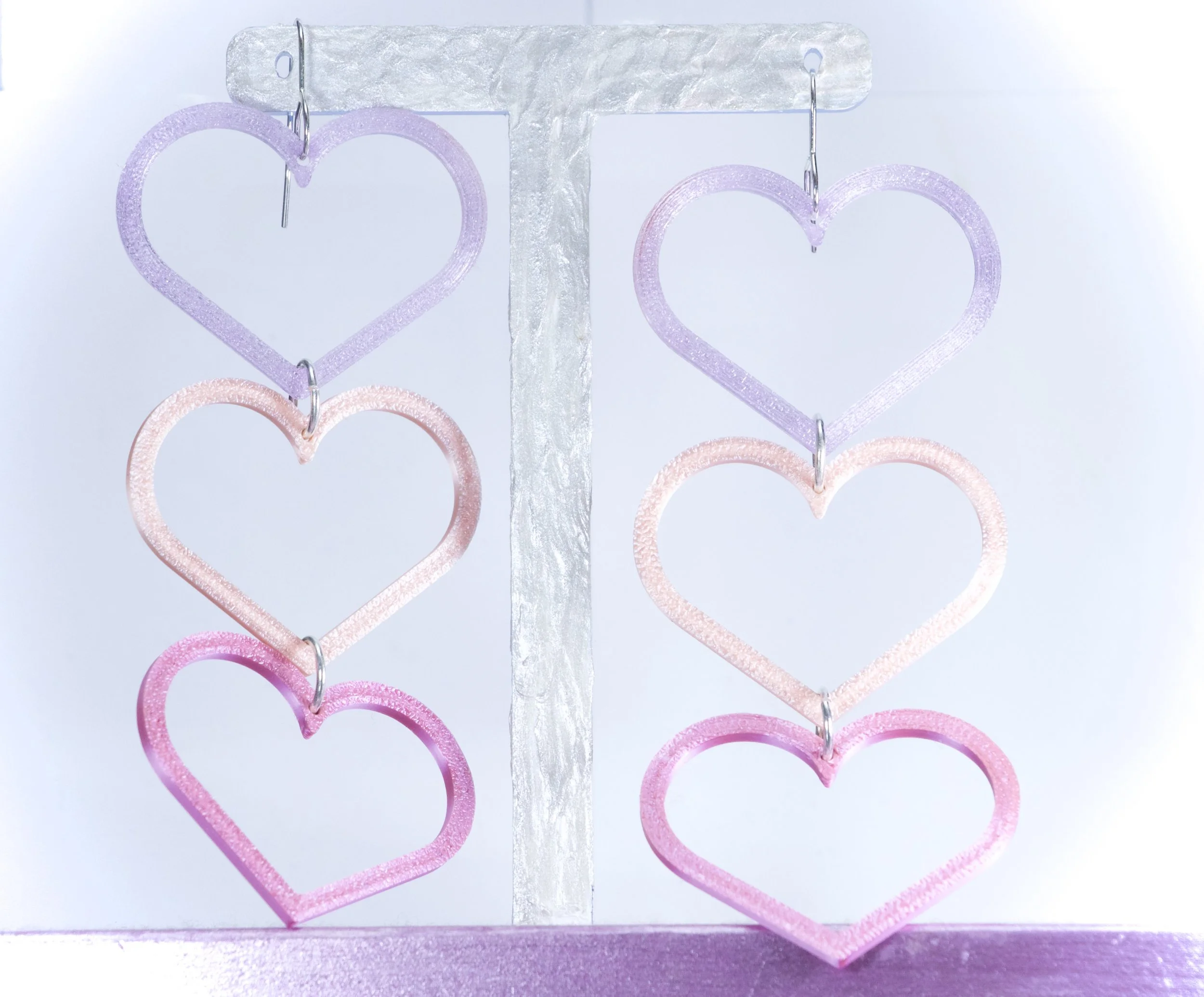3D-print Tri-Colour Love earrings by DISCO QUEEN