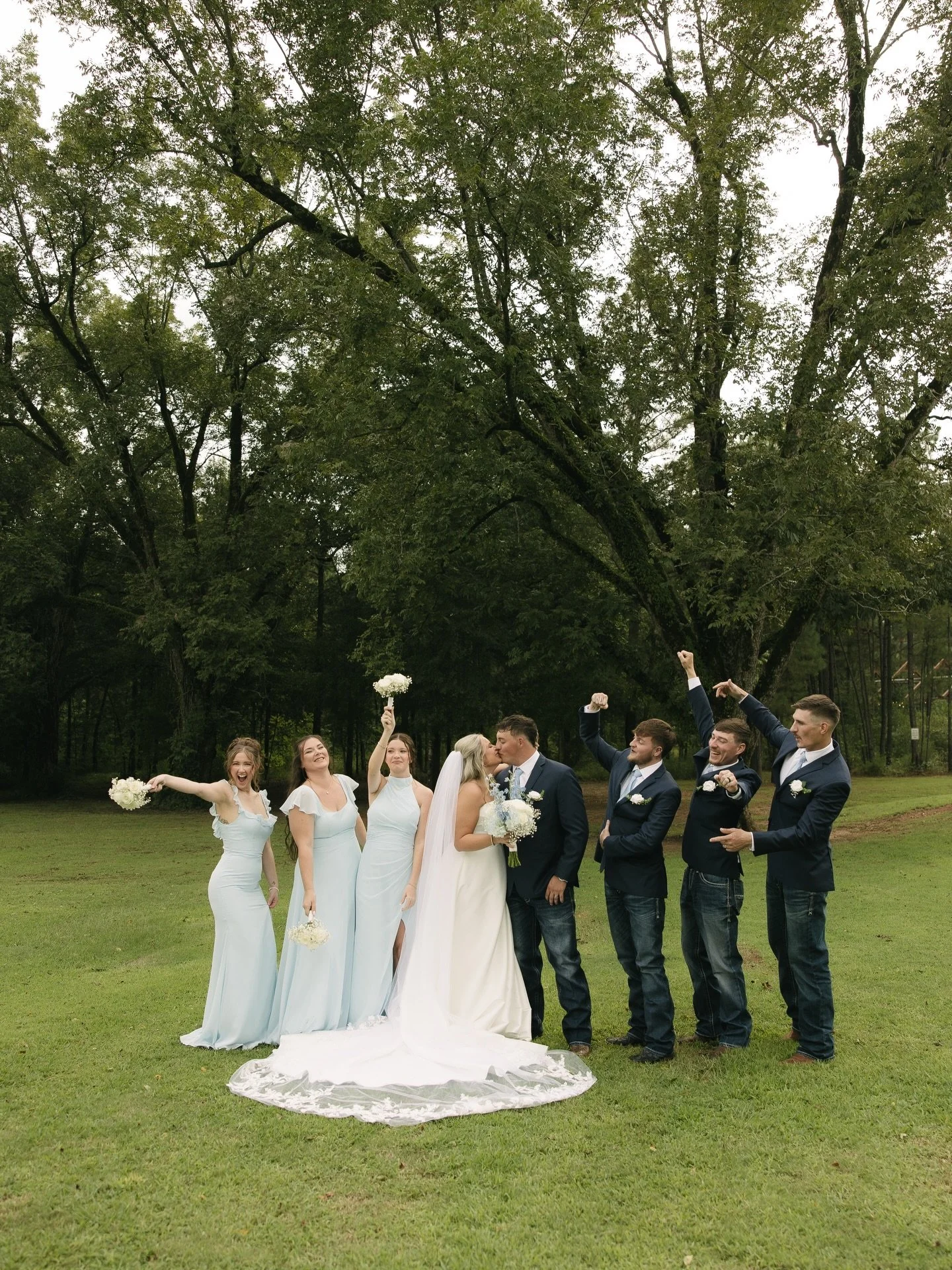 The Loves + The Bridal Party 🤍

#2026wedding #2026 #2026bride #weddingvenue #eventvenue