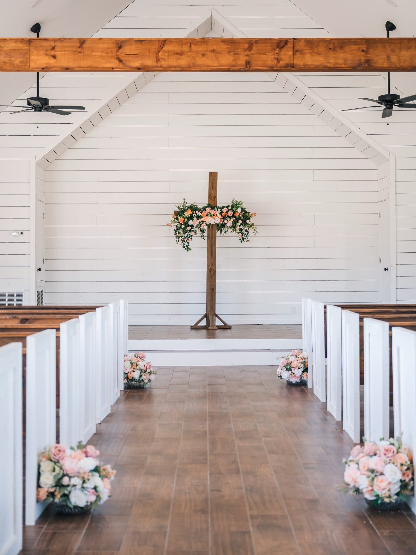 View from the chapel doors 🥰

#weddingvenue #weddingchapel #eventvenue #bride #2026wedding