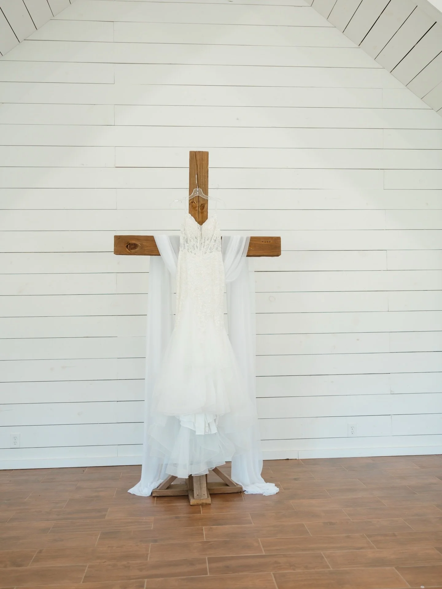 A moment for the dress 🤍

#2026wedding #2026bride #weddingvenue #bride