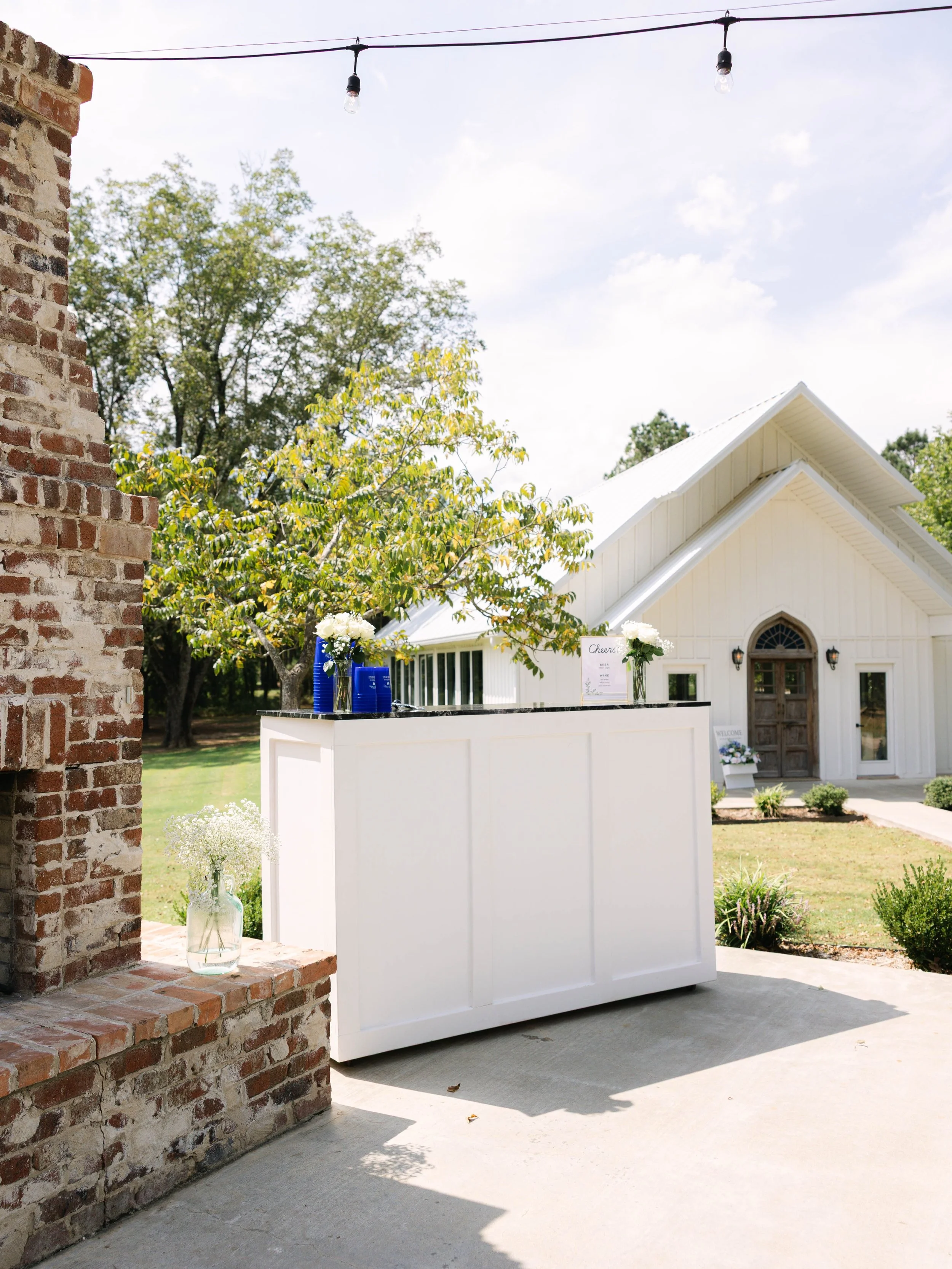 Sunny days at 415 are perfect for outdoor cocktail hour ☀️🍸 

#2026wedding #2026bride #weddingvenue #bride