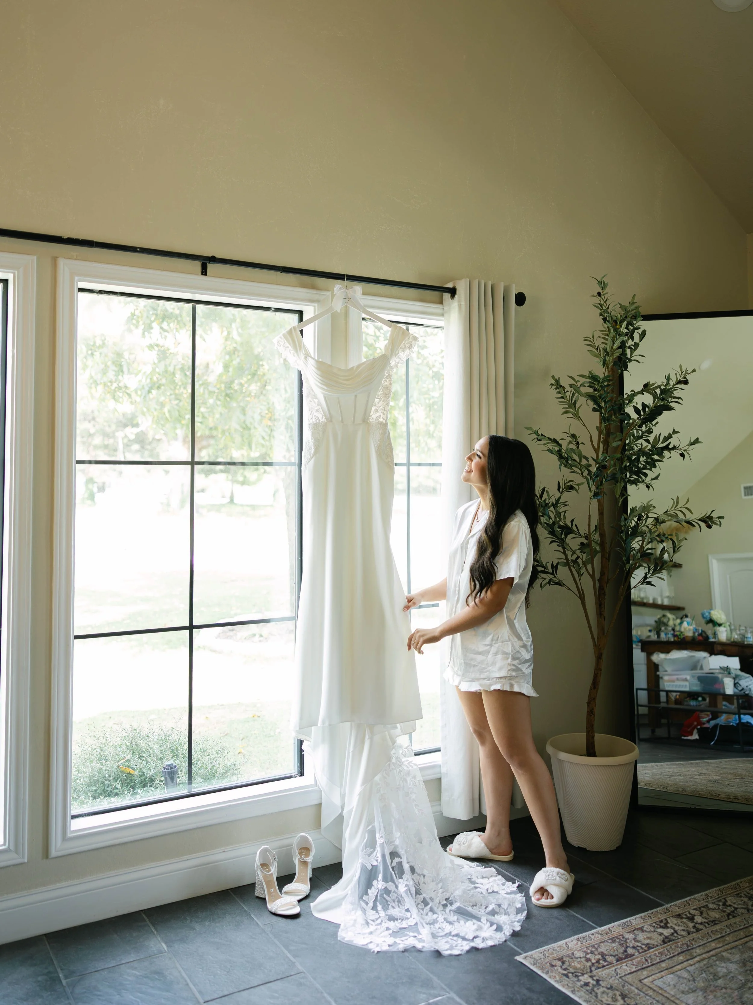 Sweet moments in the bridal suite 🤍

#2026bride #wedding #2026wedding #bride