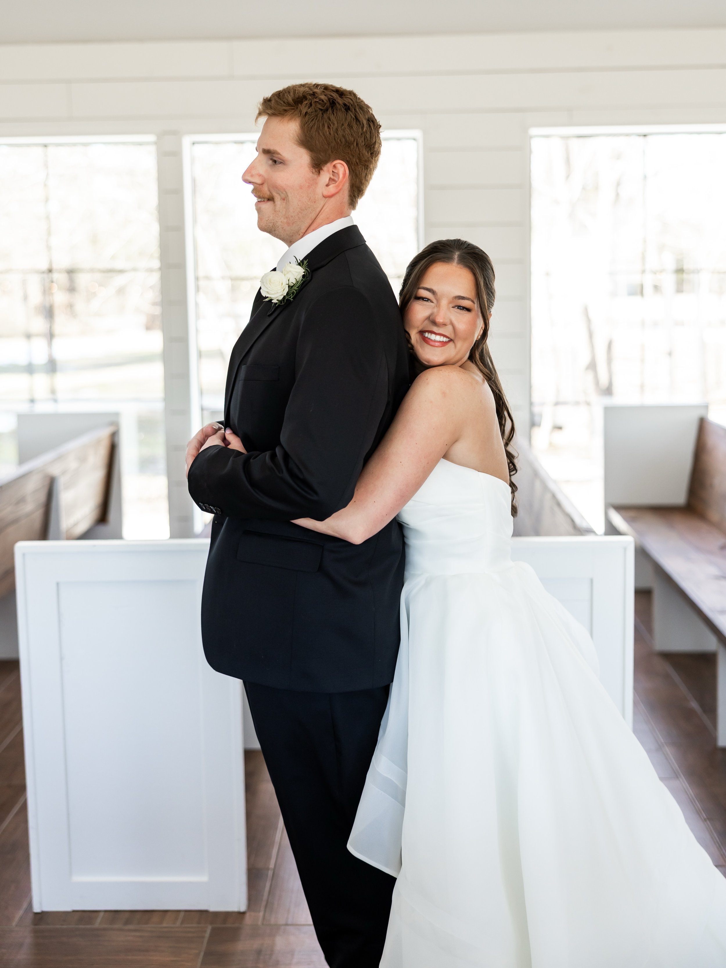 Pre first look sneak peeks 🥰

#2026bride #wedding #weddingvenue