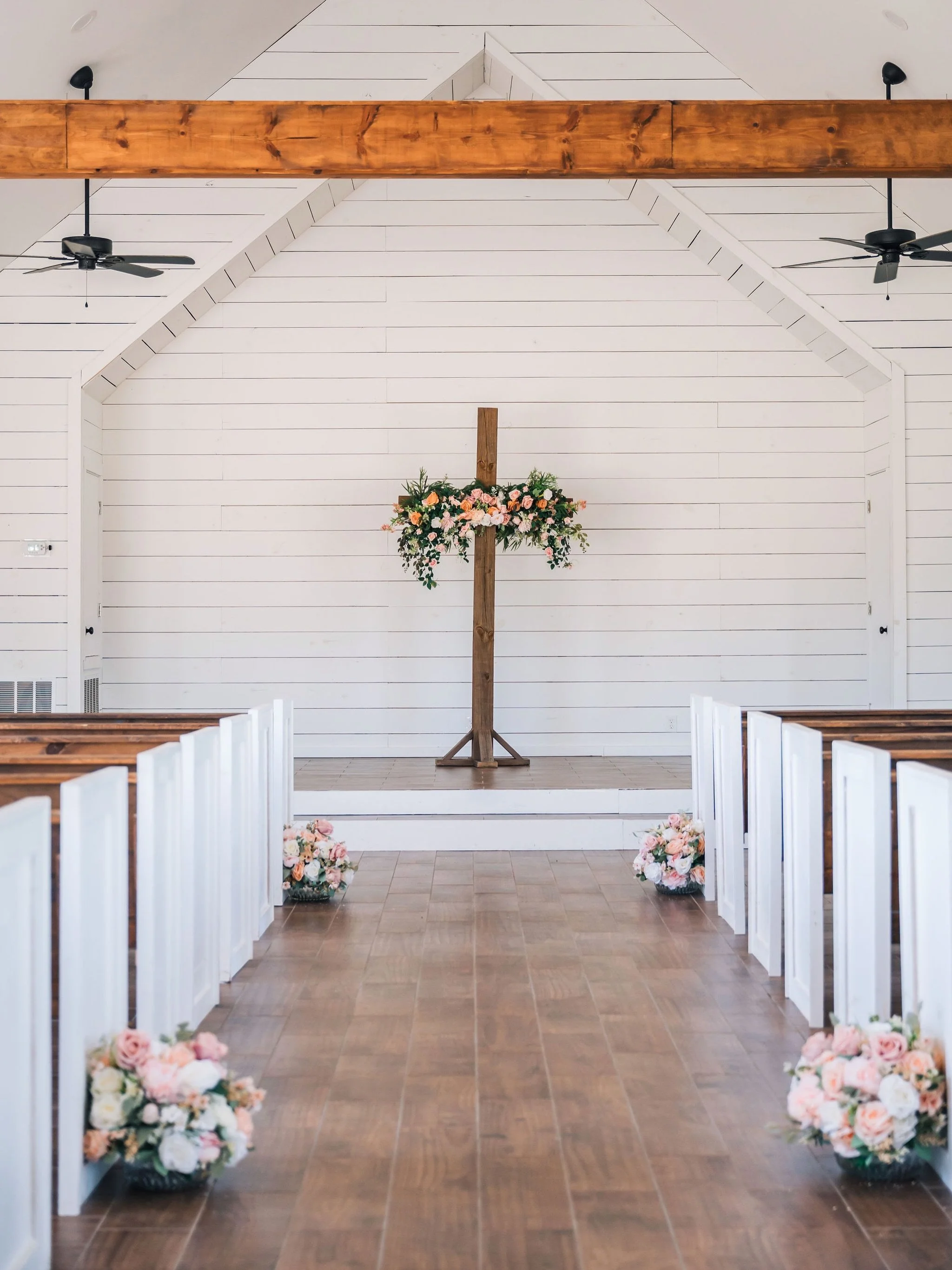 Gracyn&rsquo;s Chapel details ✨ 

#2026wedding #2026bride #weddingvenue #bride #2026