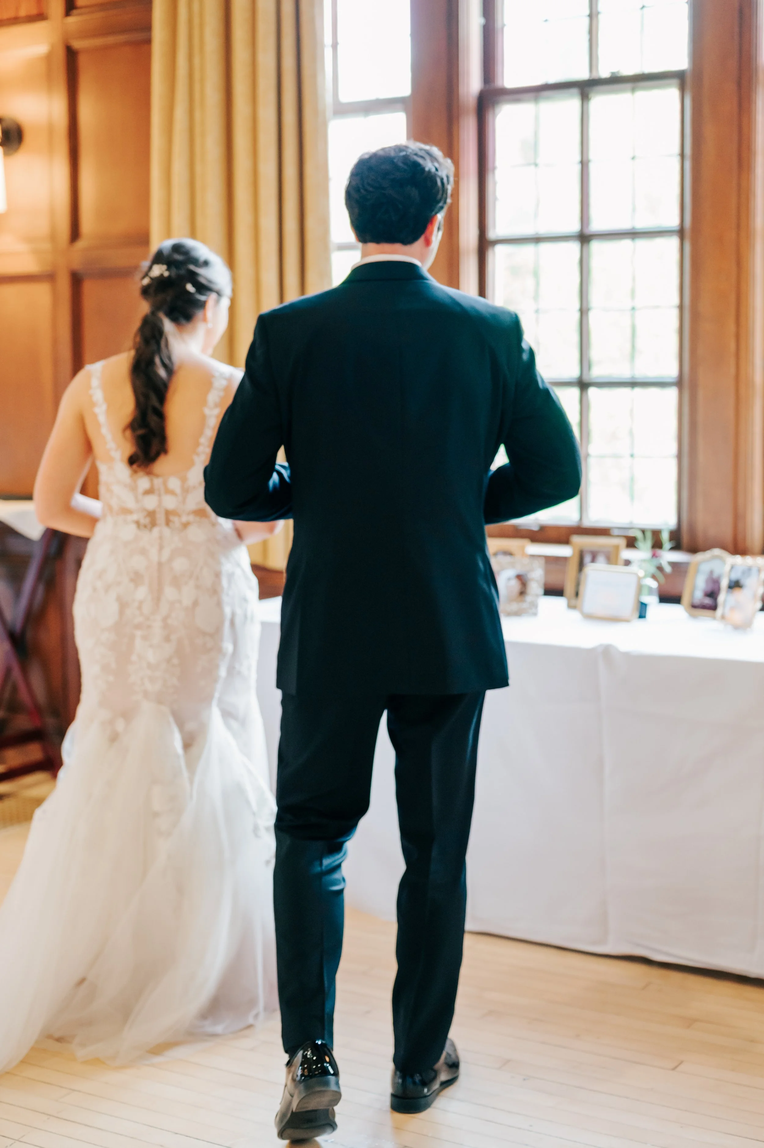 ANN-ARBOR-WEDDING-PHOTOGRAPHER-CAPTURED-BY-KELSEY-MICHIGAN-LEAGUE-KZC-675.jpg