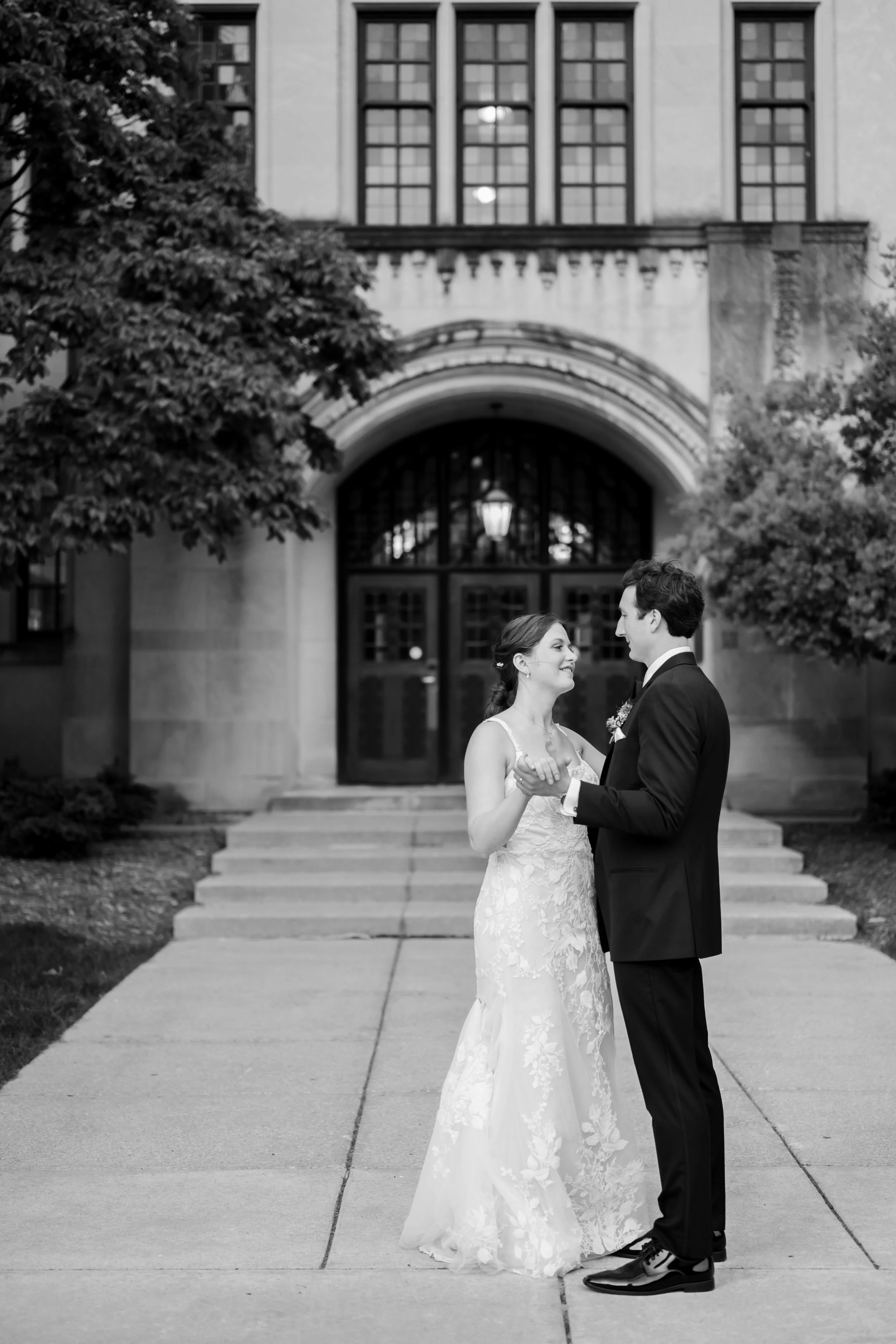 ANN-ARBOR-WEDDING-PHOTOGRAPHER-CAPTURED-BY-KELSEY-MICHIGAN-LEAGUE-KZC-916.jpg