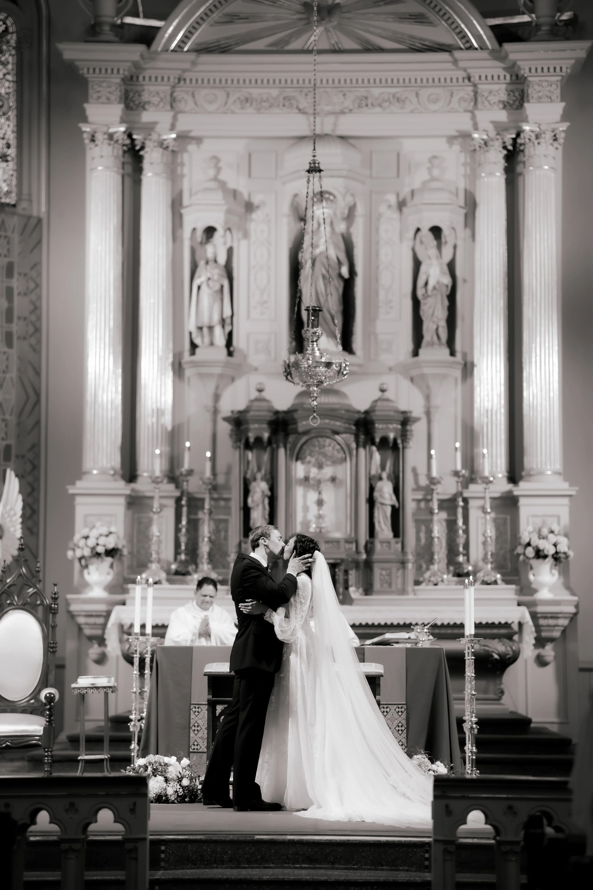 Old St. Mary’s Detroit Catholic Wedding / Subrina &amp; Anthony
