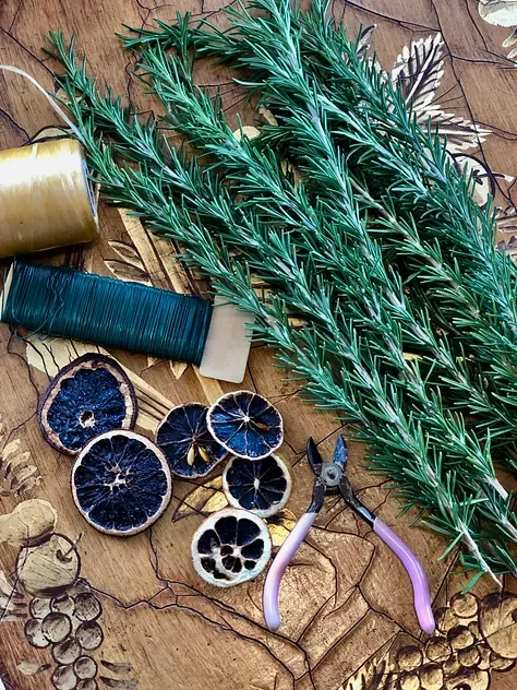 Mini-Garden Rosemary Wreath