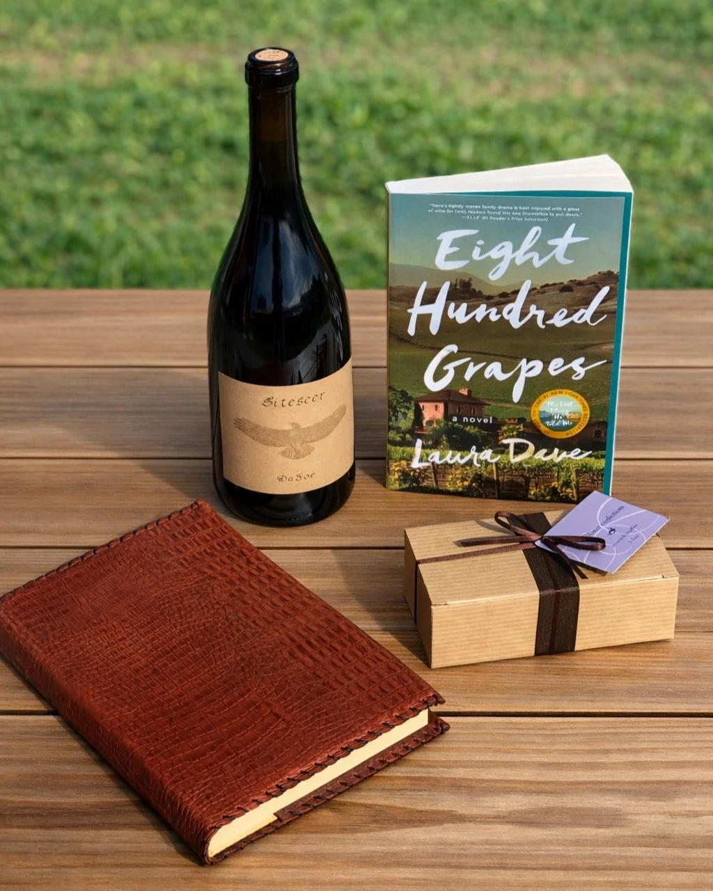 Our first DaFoe Book Club boxes went out this week and I could not be more excited. 

For the winter shipment I chose Eight Hundred Grapes by @lauradaveauthor, a story rooted in family, secrets, and vineyard life.

I paired it with Siteseer, one of m