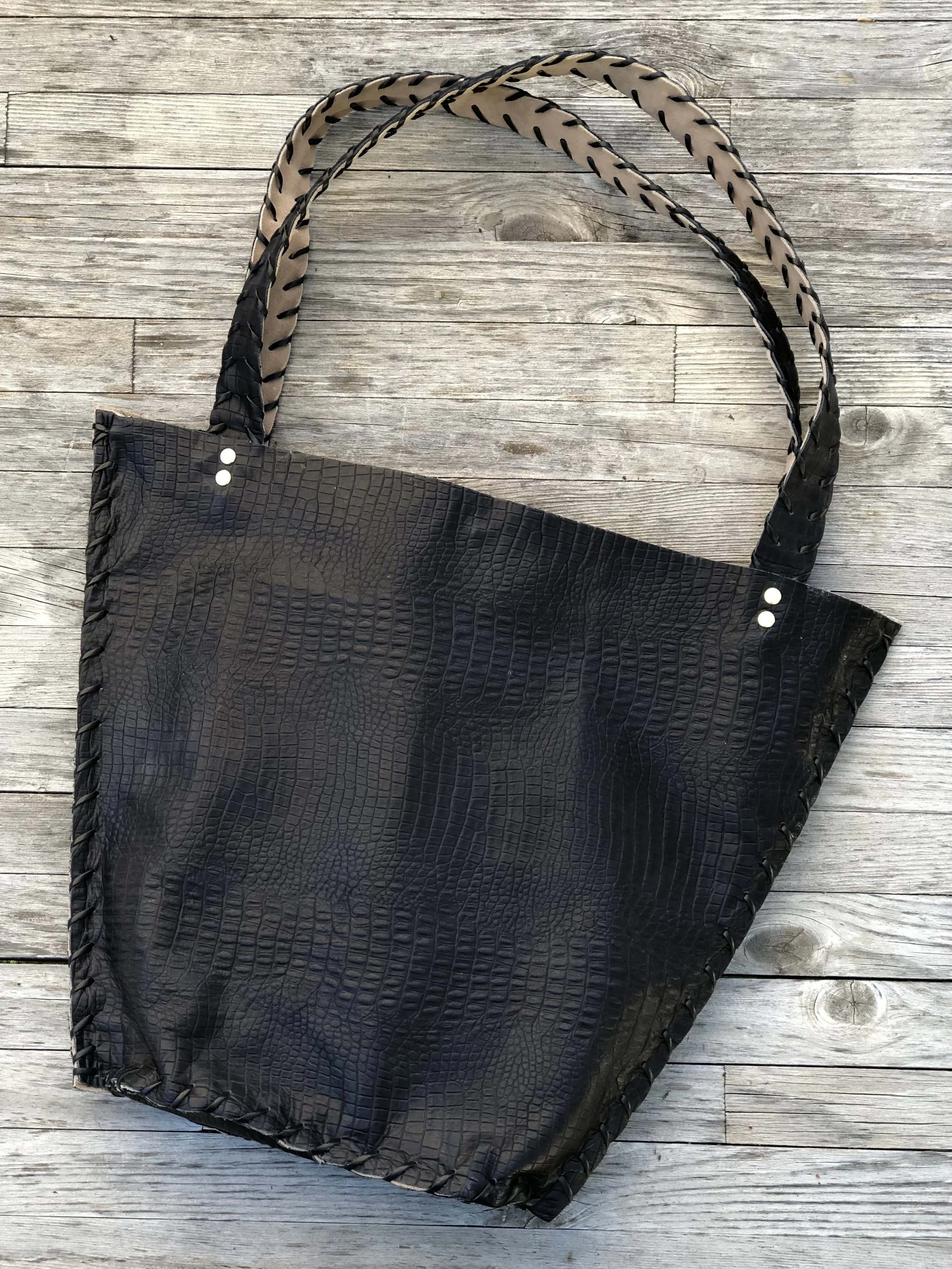 Bondurant Bucket Tote - Embossed Navy