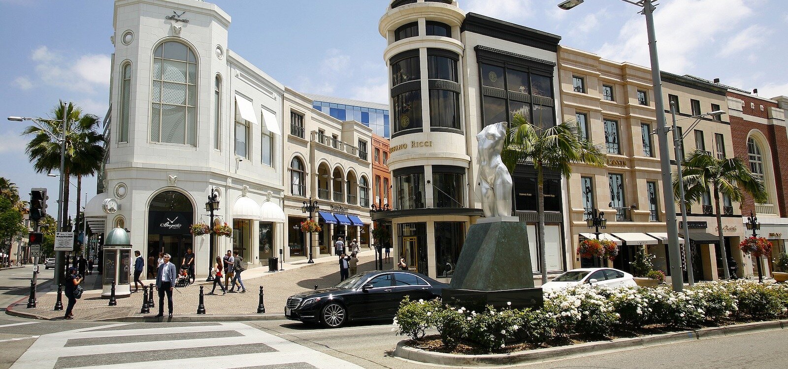 RODEO DRIVE - An epicenter of luxury, fashion and lifestyle