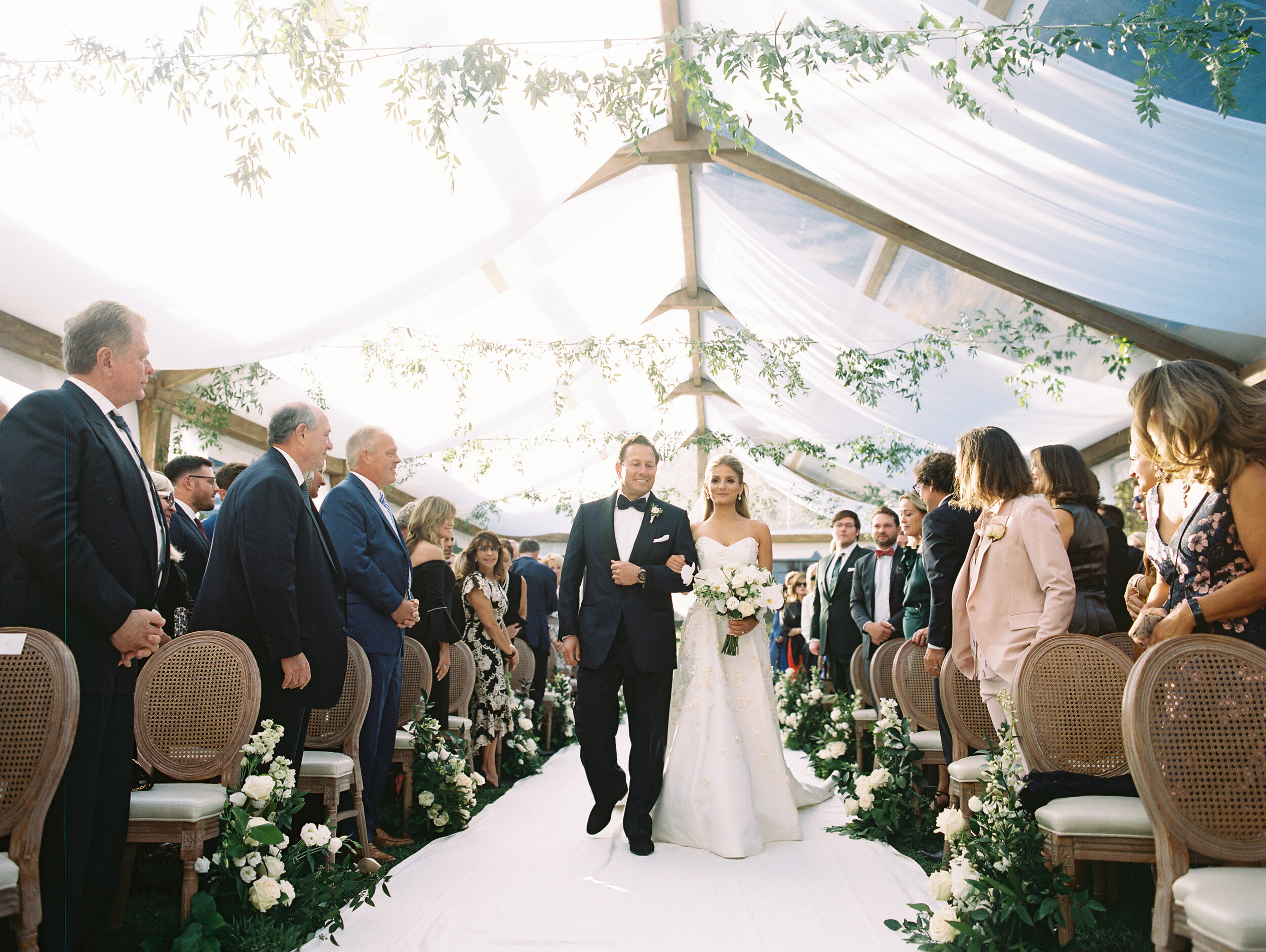 Green and White Wedding at Omni Bedford Springs | Jesse &amp; Patrick