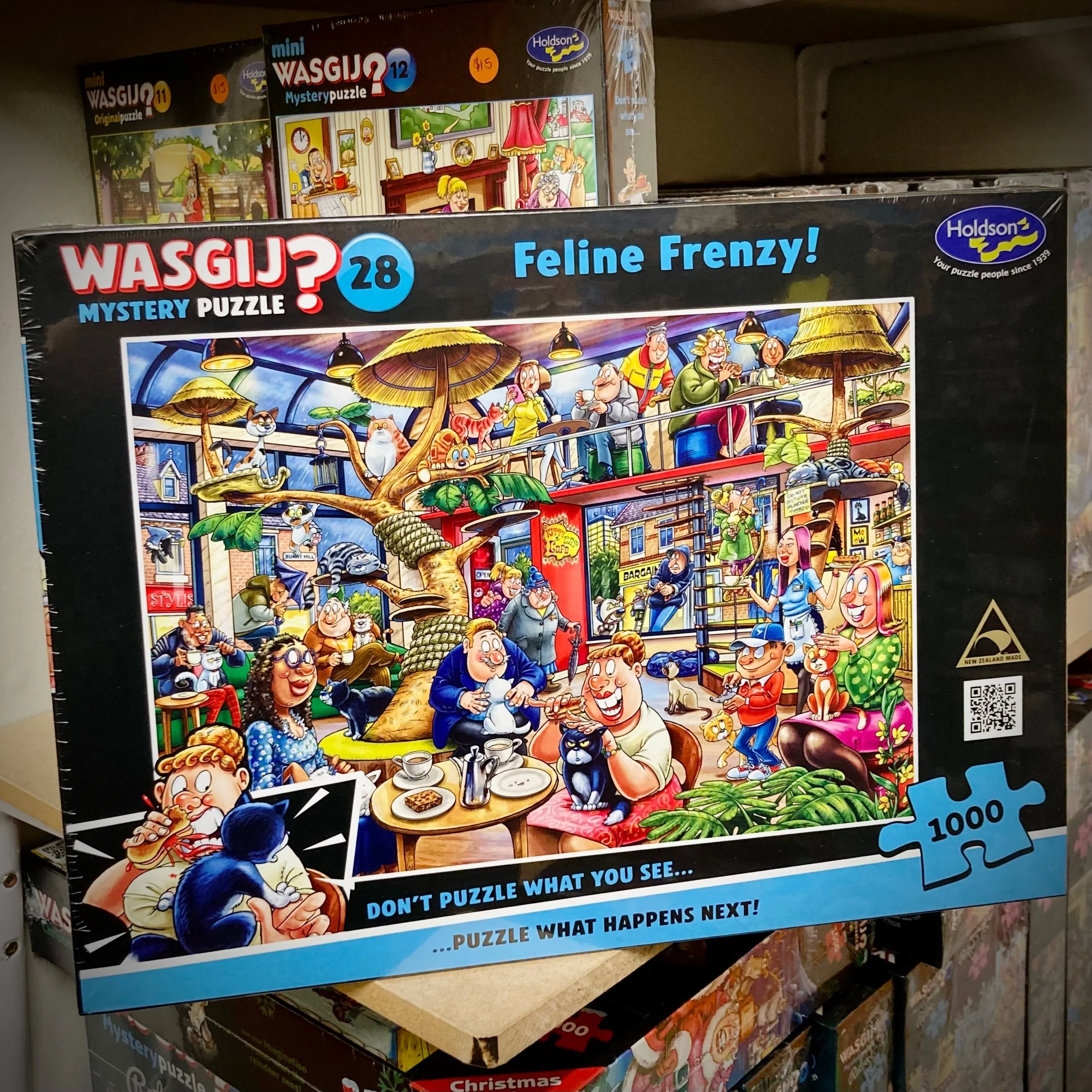 Wasgij Mystery 28 1000 Piece Jigsaw Puzzle - Feline Frenzy! Box Art Front | Escape Boardem