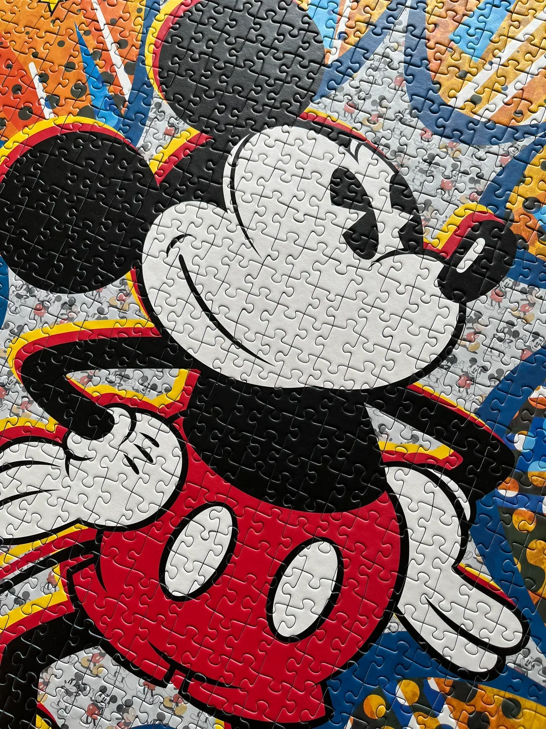 entry-retro-mickey-1000-pieces-ravensburger-loved-it-v0-s2oihuivjx2a1.webp