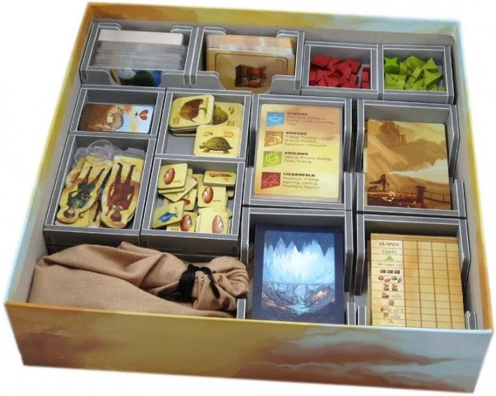 folded-space-game-inserts-neat-and-far-64087_46eee.jpg