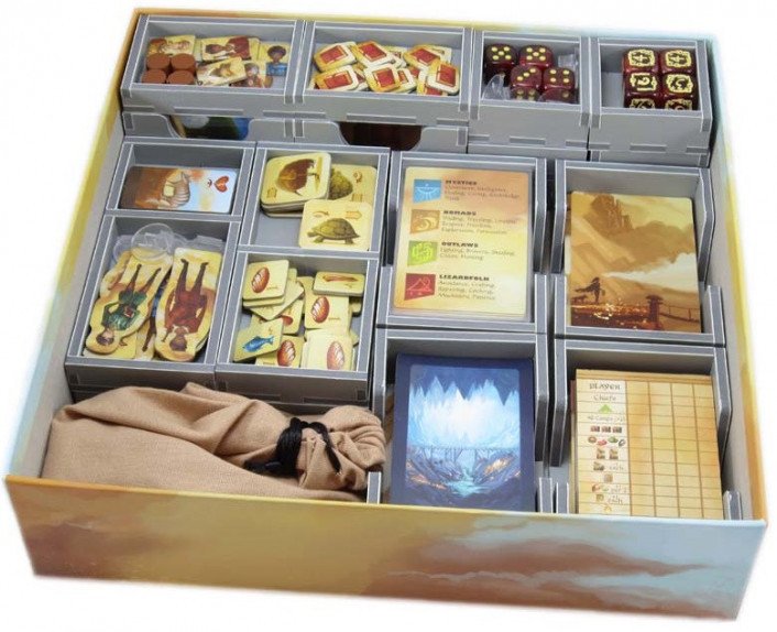 folded-space-game-inserts-neat-and-far-64087_4c54c.jpg