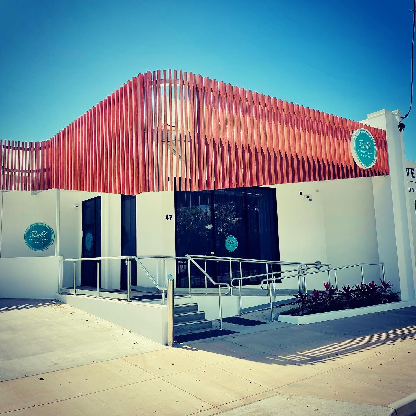 Our new premises are looking sharp thanks to @qldsignage 🌟

#ruhlfamilylaw #familylawyers #townsvilleshines #newbeginnings #supportlocaltownsville